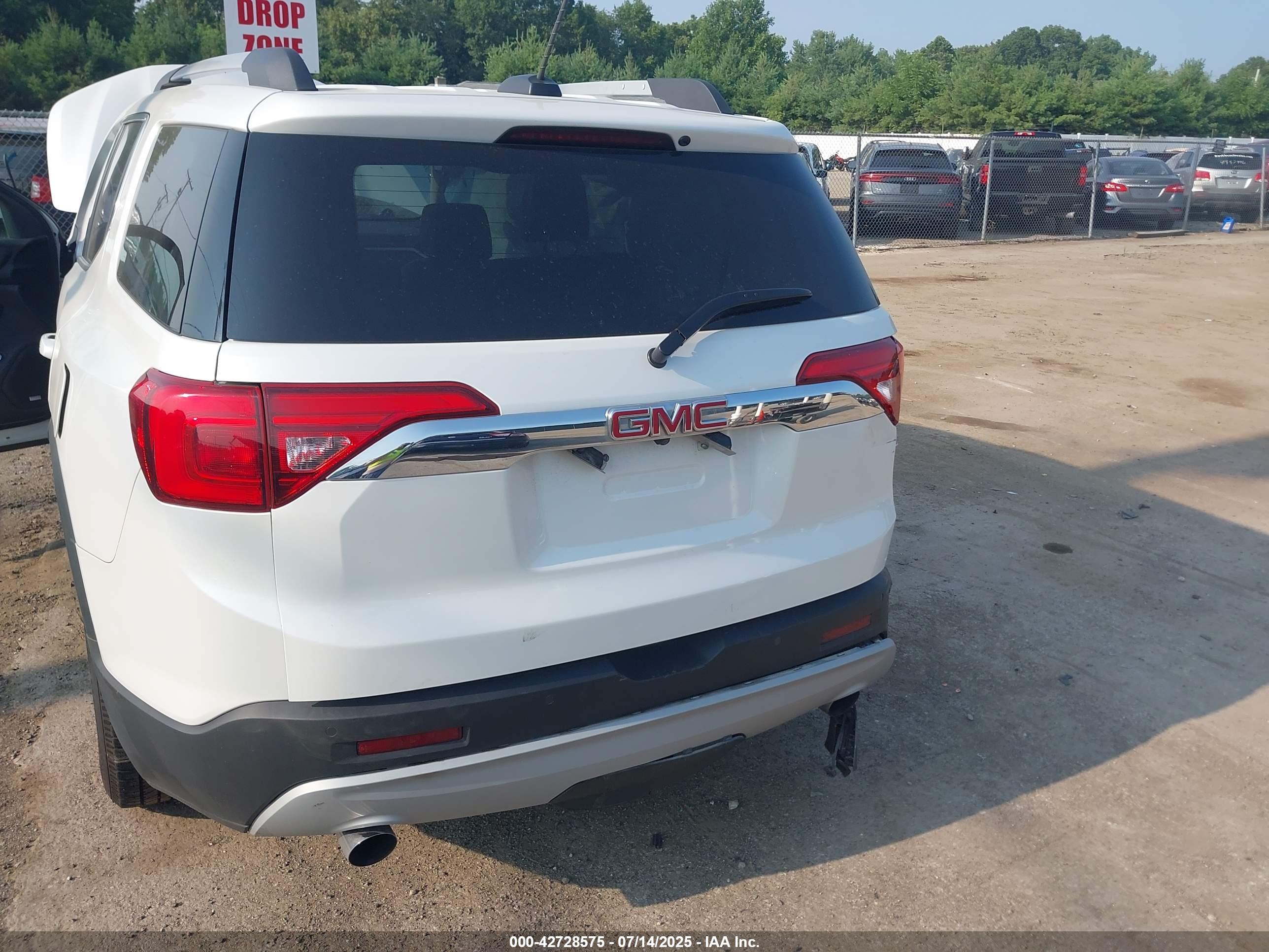 GMC ACADIA image 6