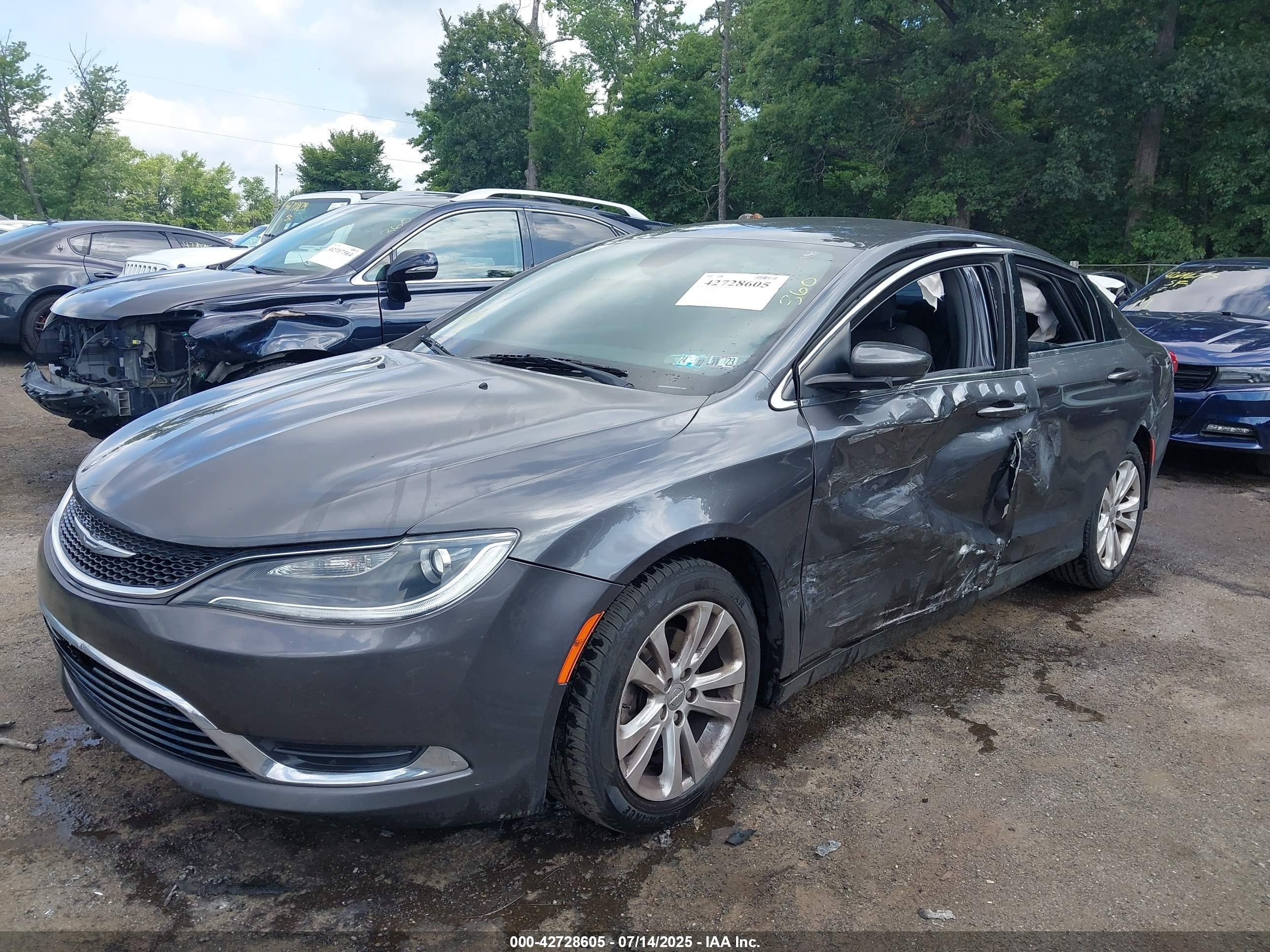CHRYSLER 200 image 6