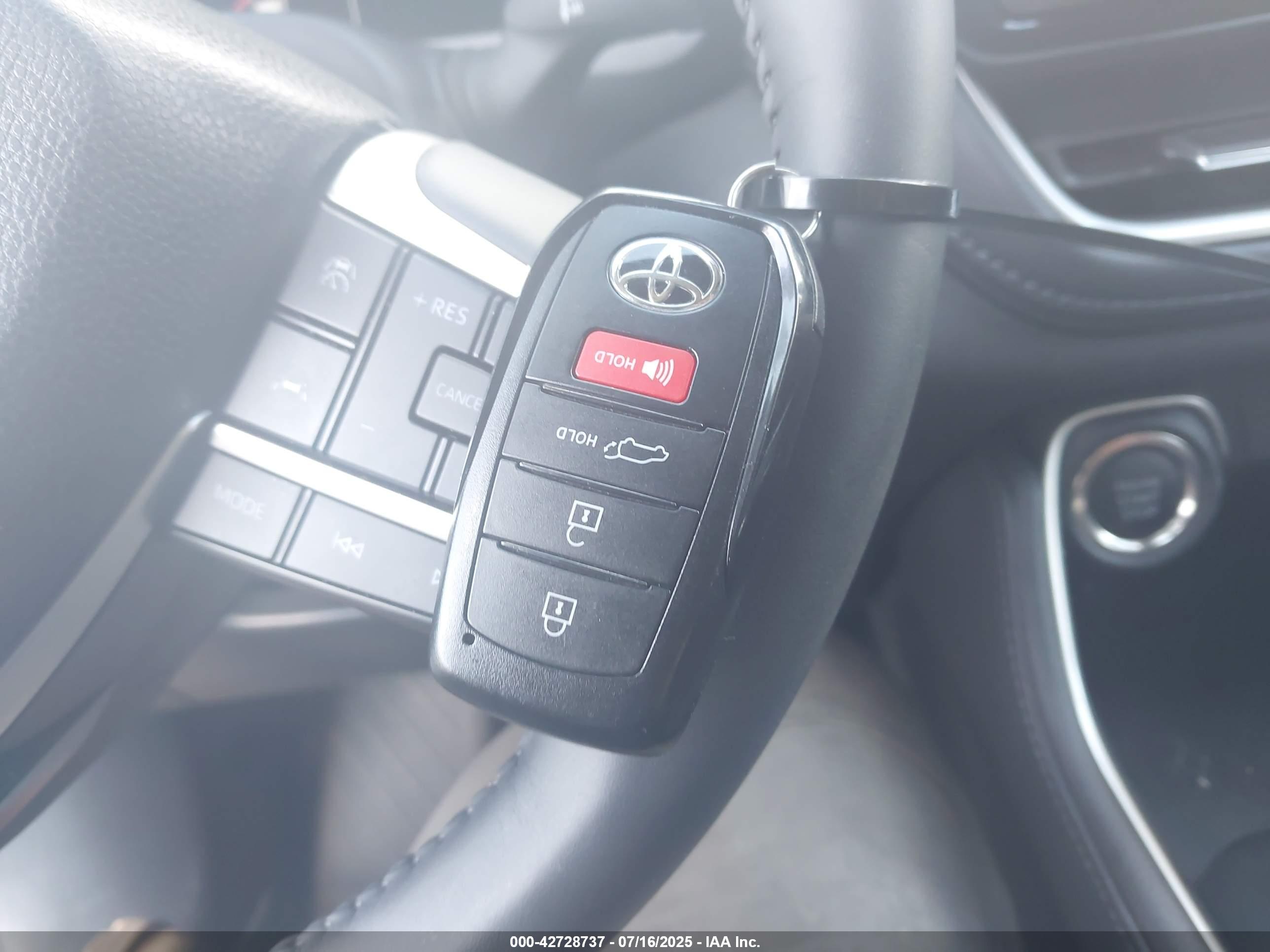 TOYOTA GRAND image 11