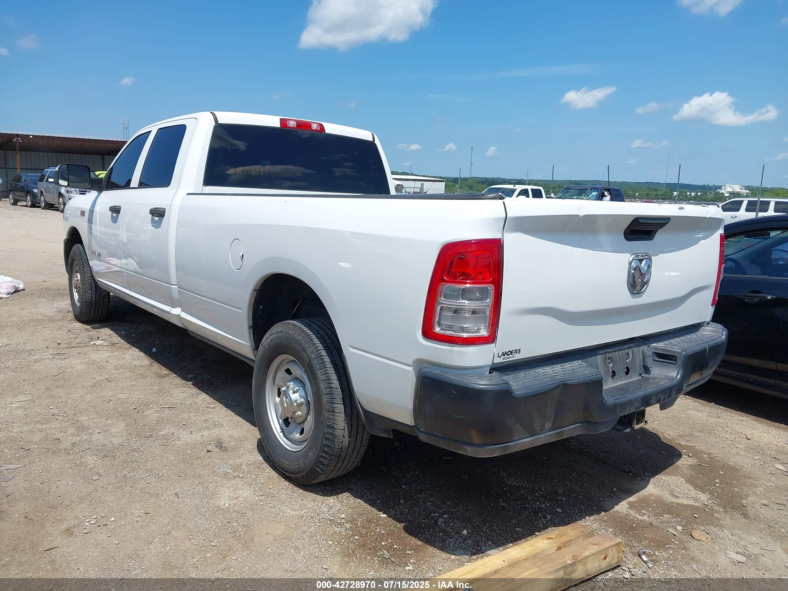 RAM 2500 image 3