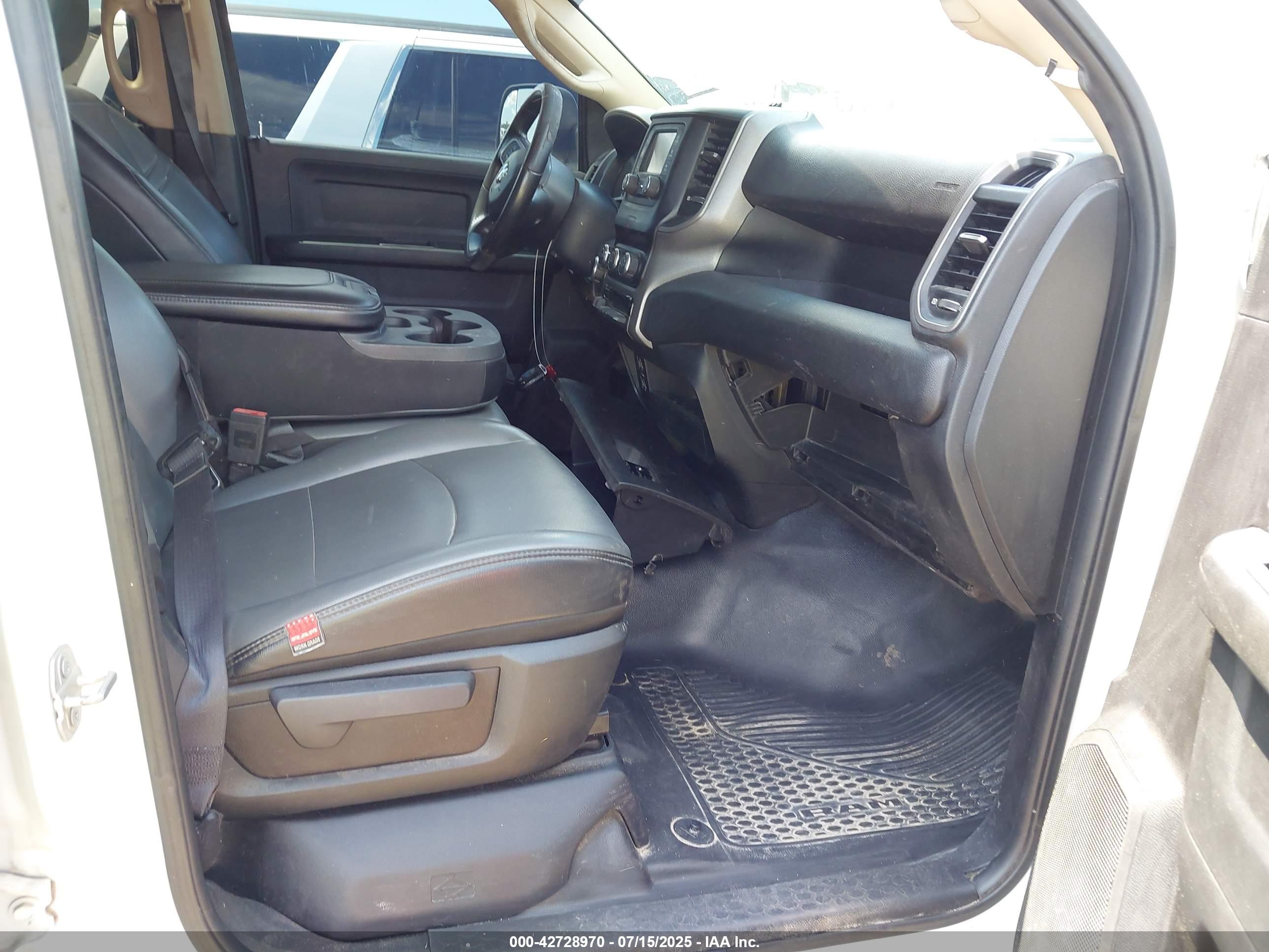 RAM 2500 image 5