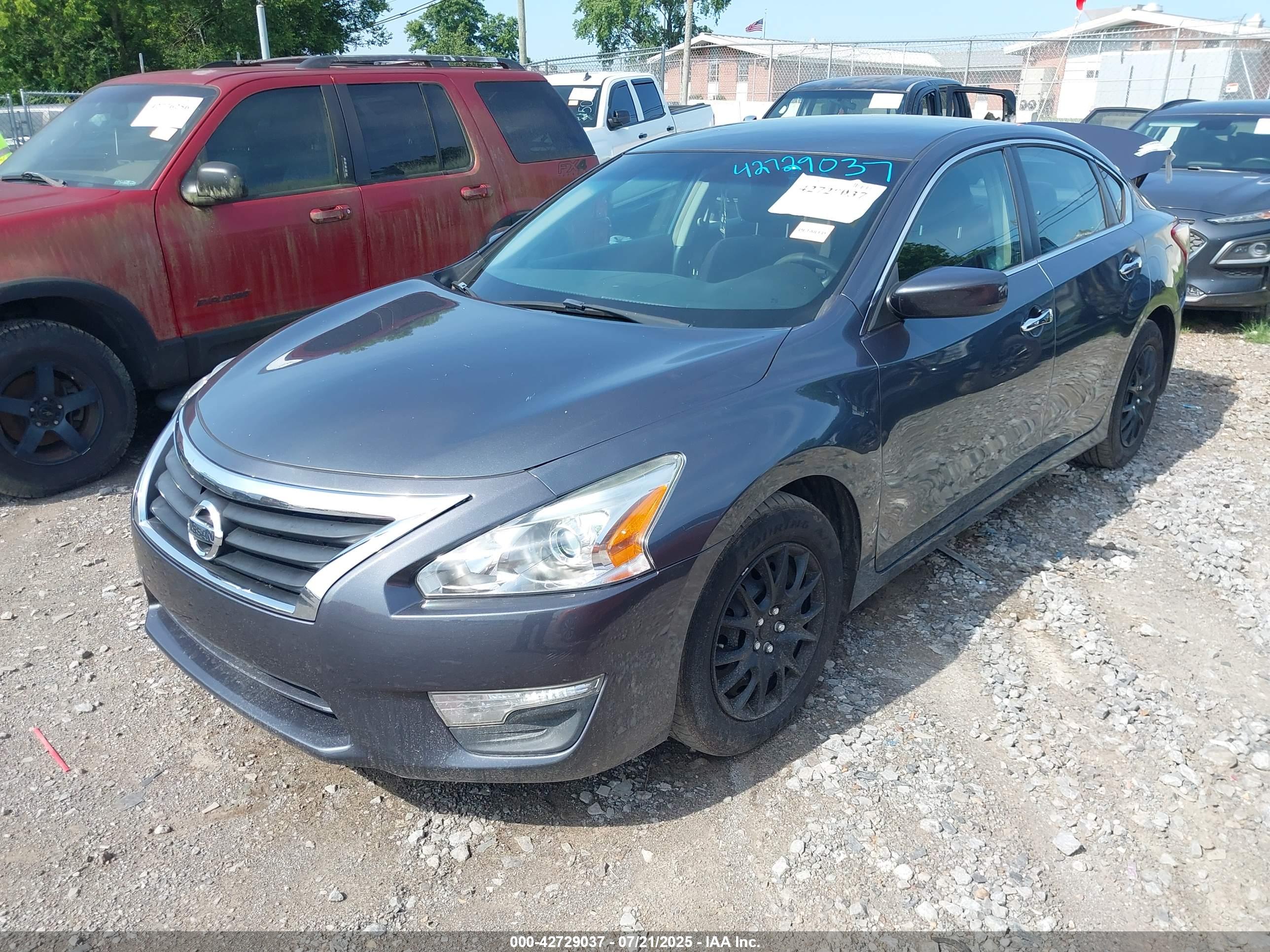 NISSAN ALTIMA image 2