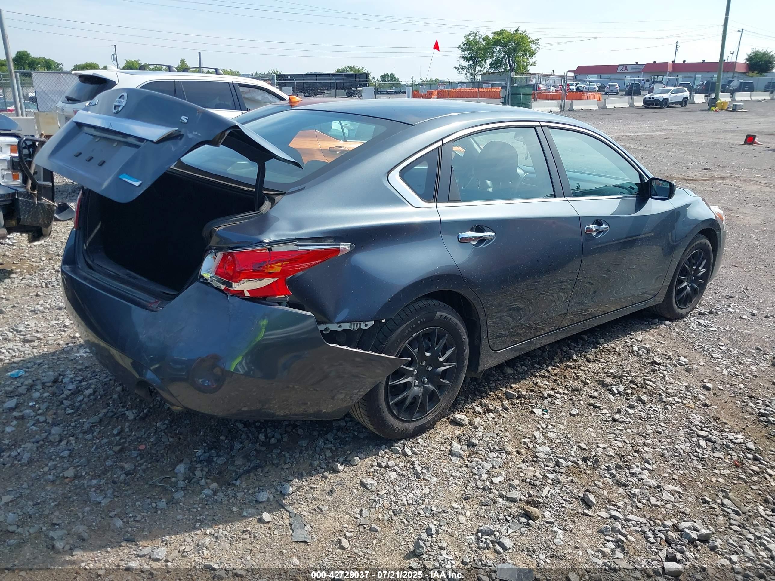 NISSAN ALTIMA image 4