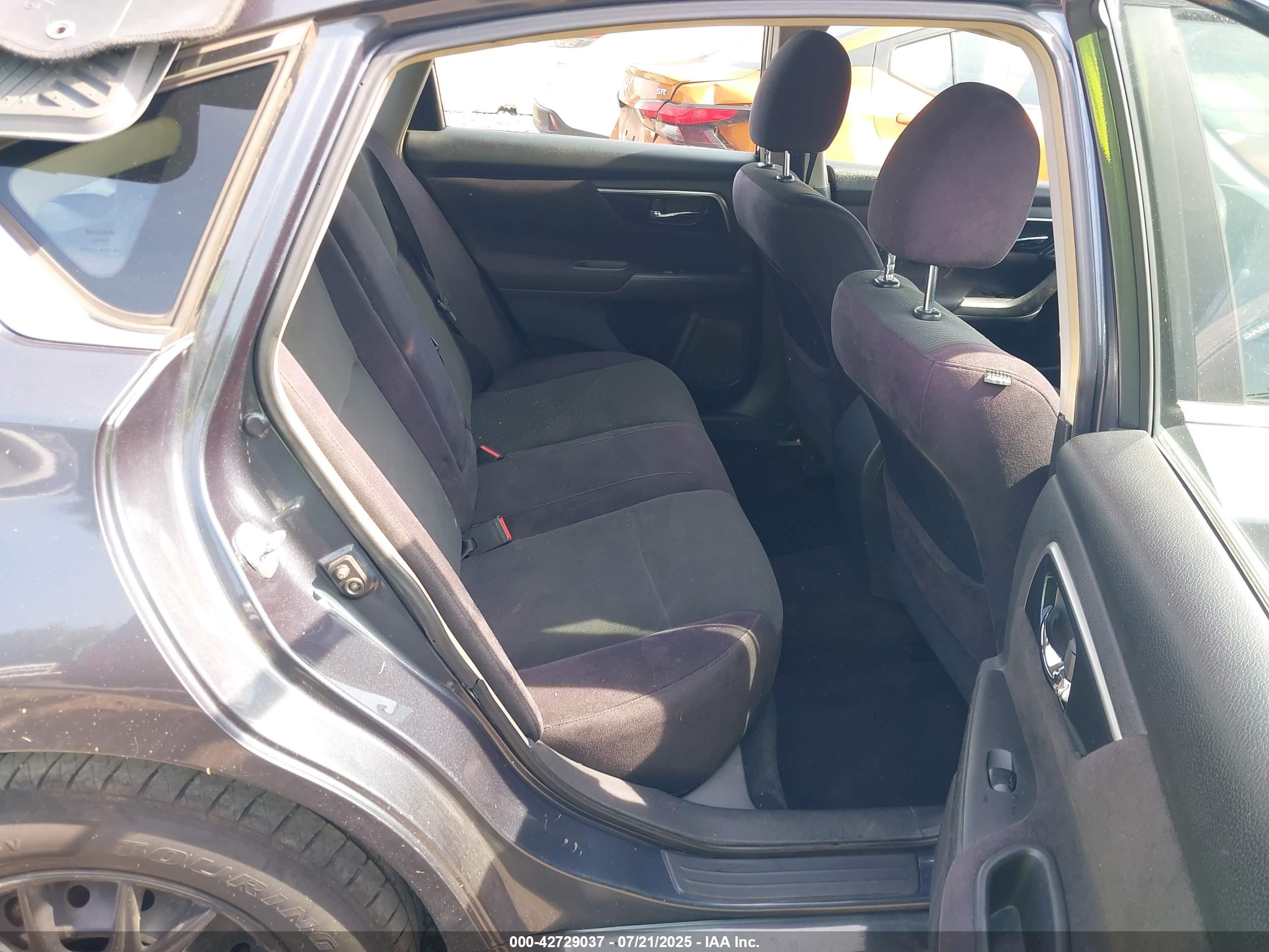 NISSAN ALTIMA image 8