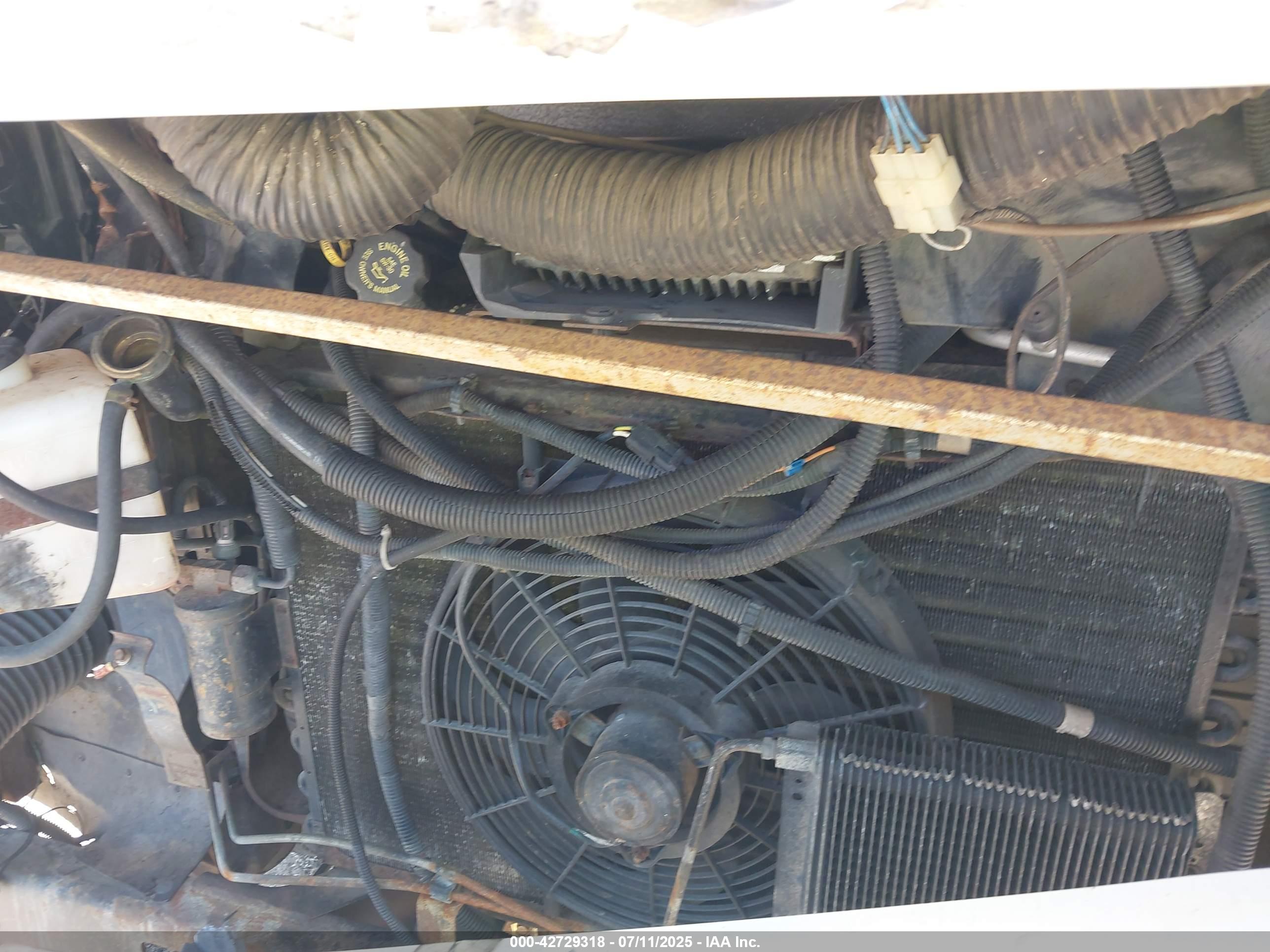 CHEVROLET P30 image 10