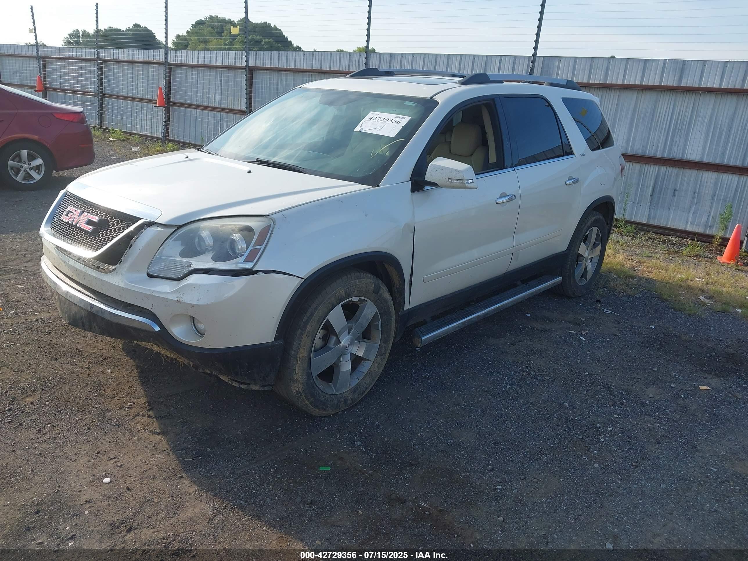 GMC ACADIA image 2