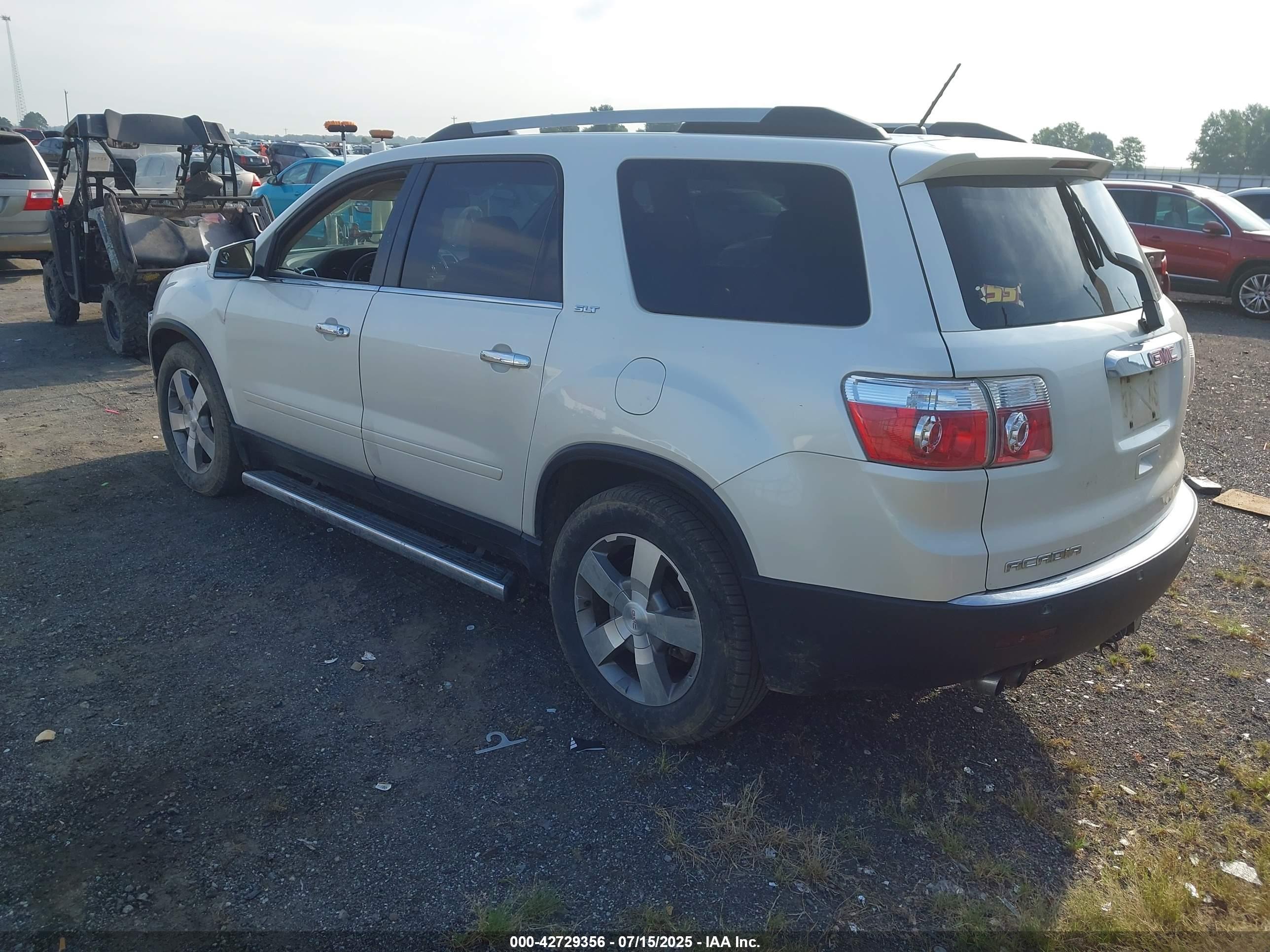 GMC ACADIA image 3