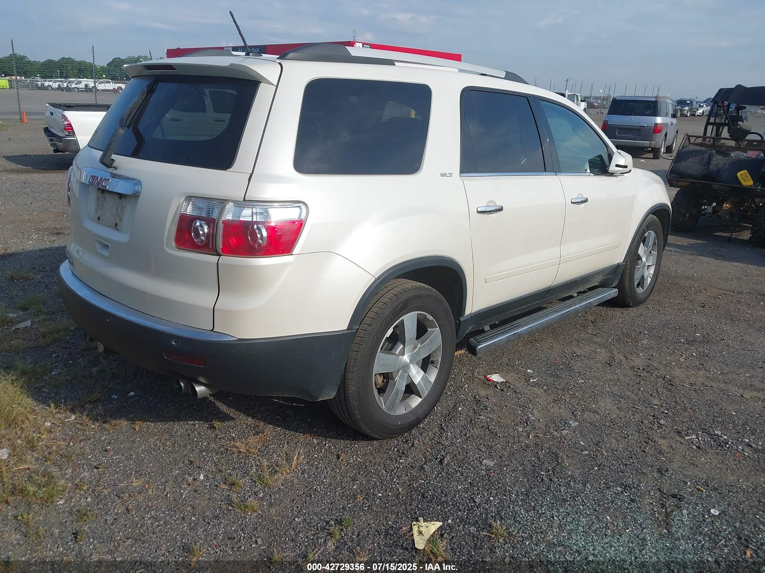 GMC ACADIA image 4