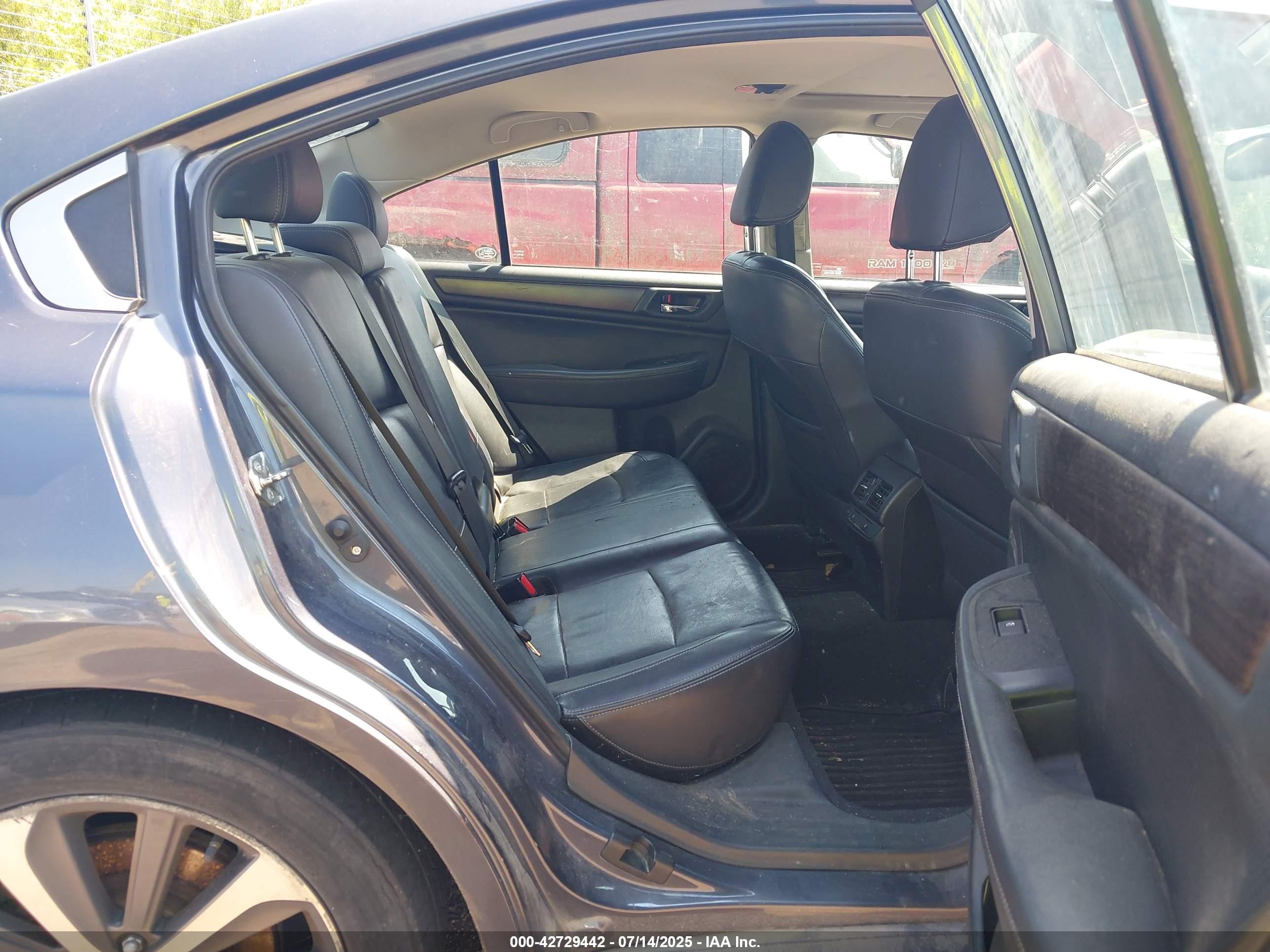 SUBARU LEGACY image 8