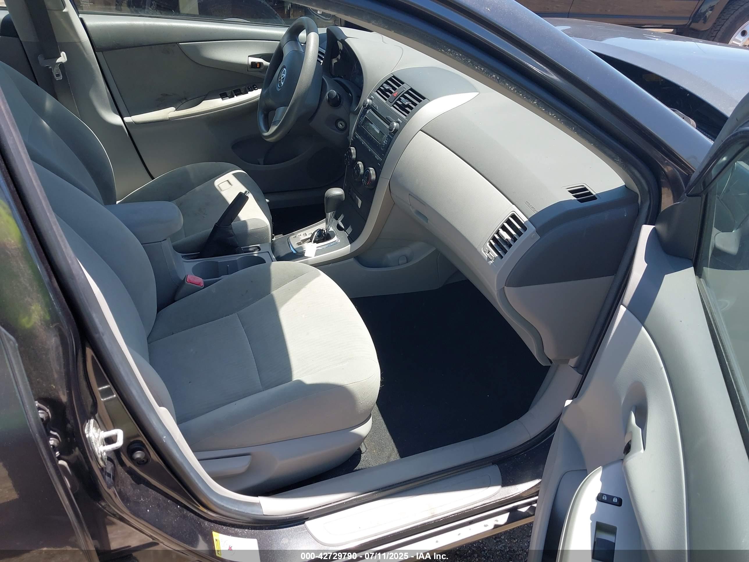 TOYOTA COROLLA image 5