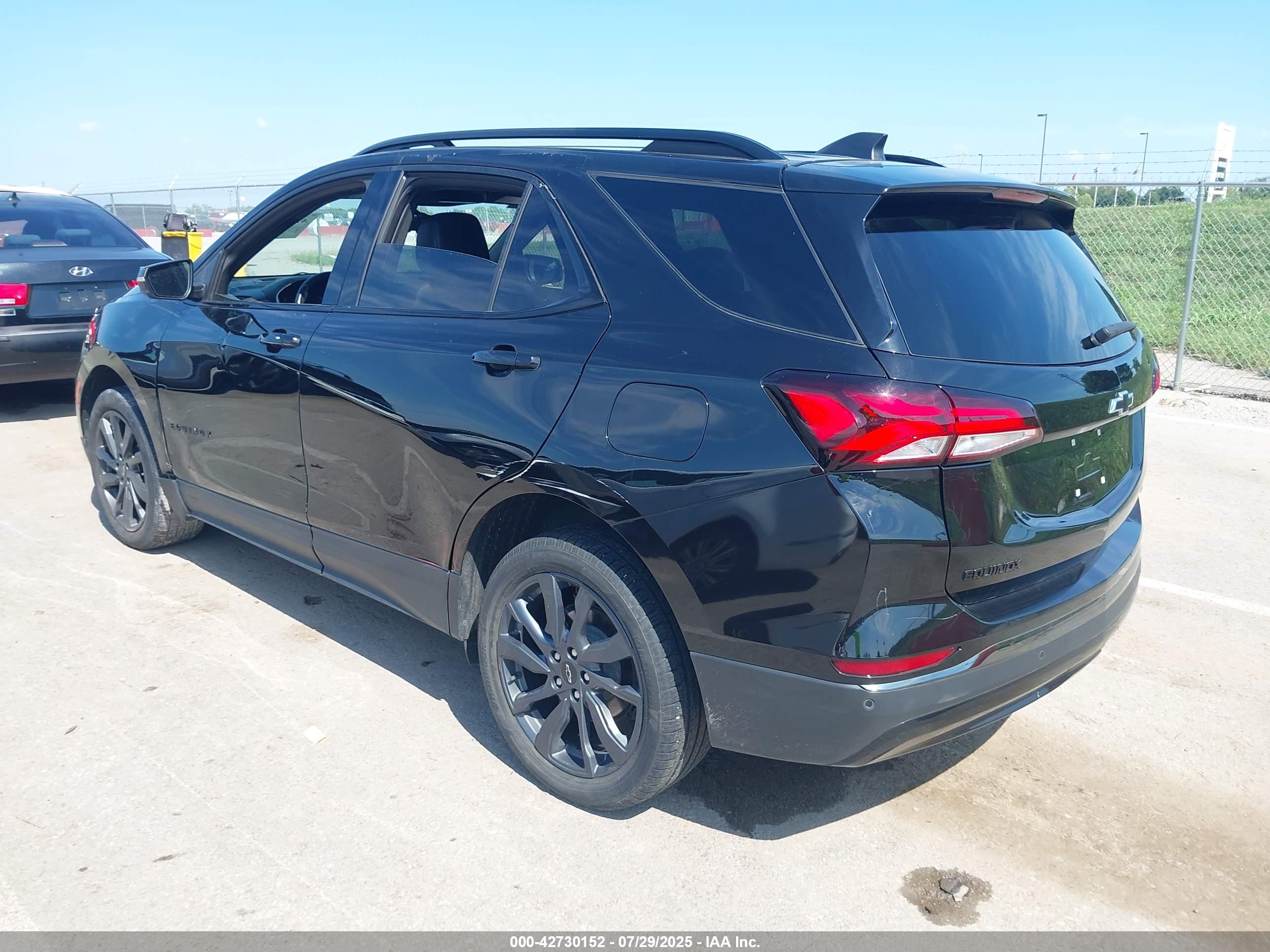 CHEVROLET EQUINOX image 3