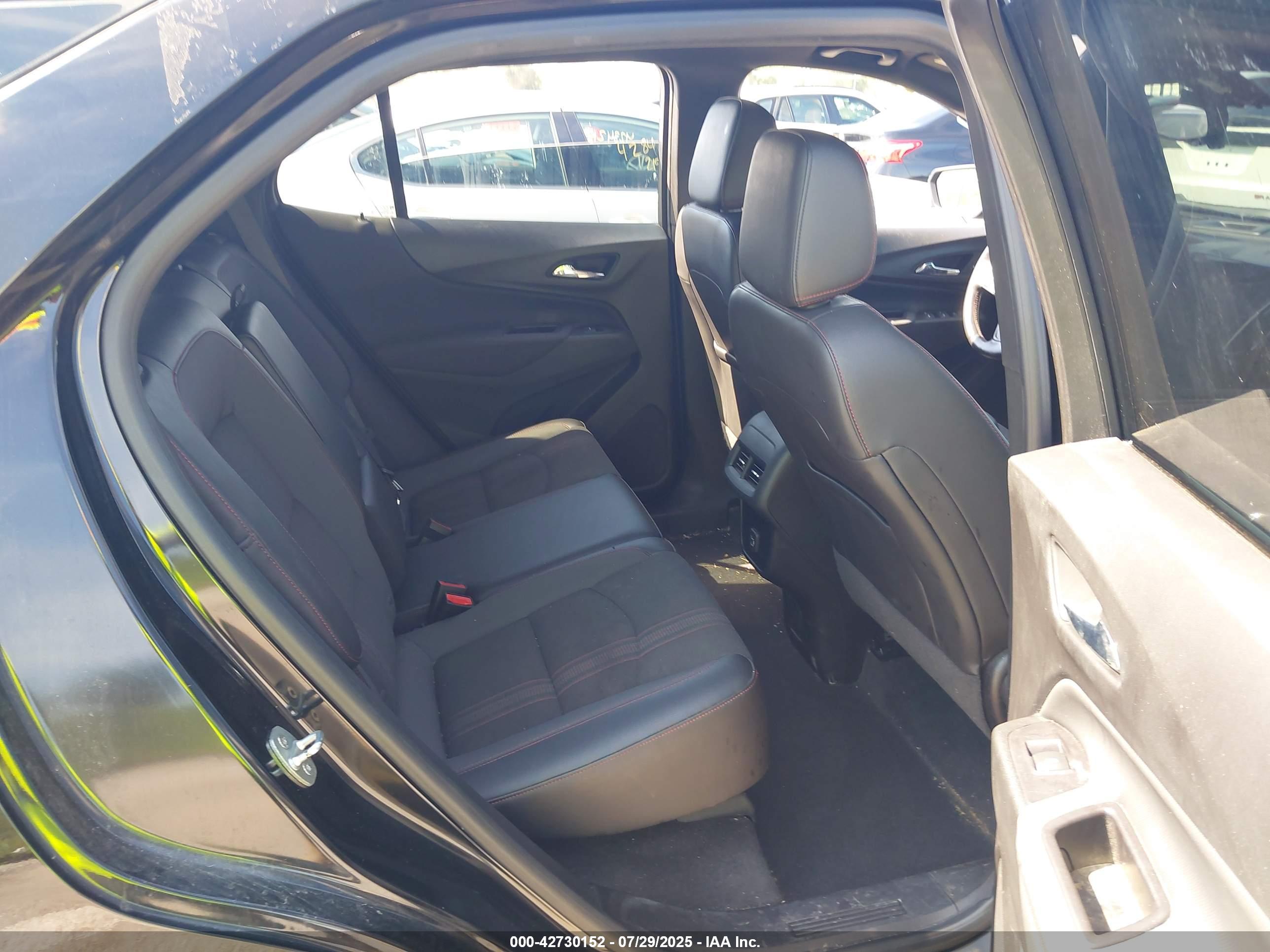 CHEVROLET EQUINOX image 8