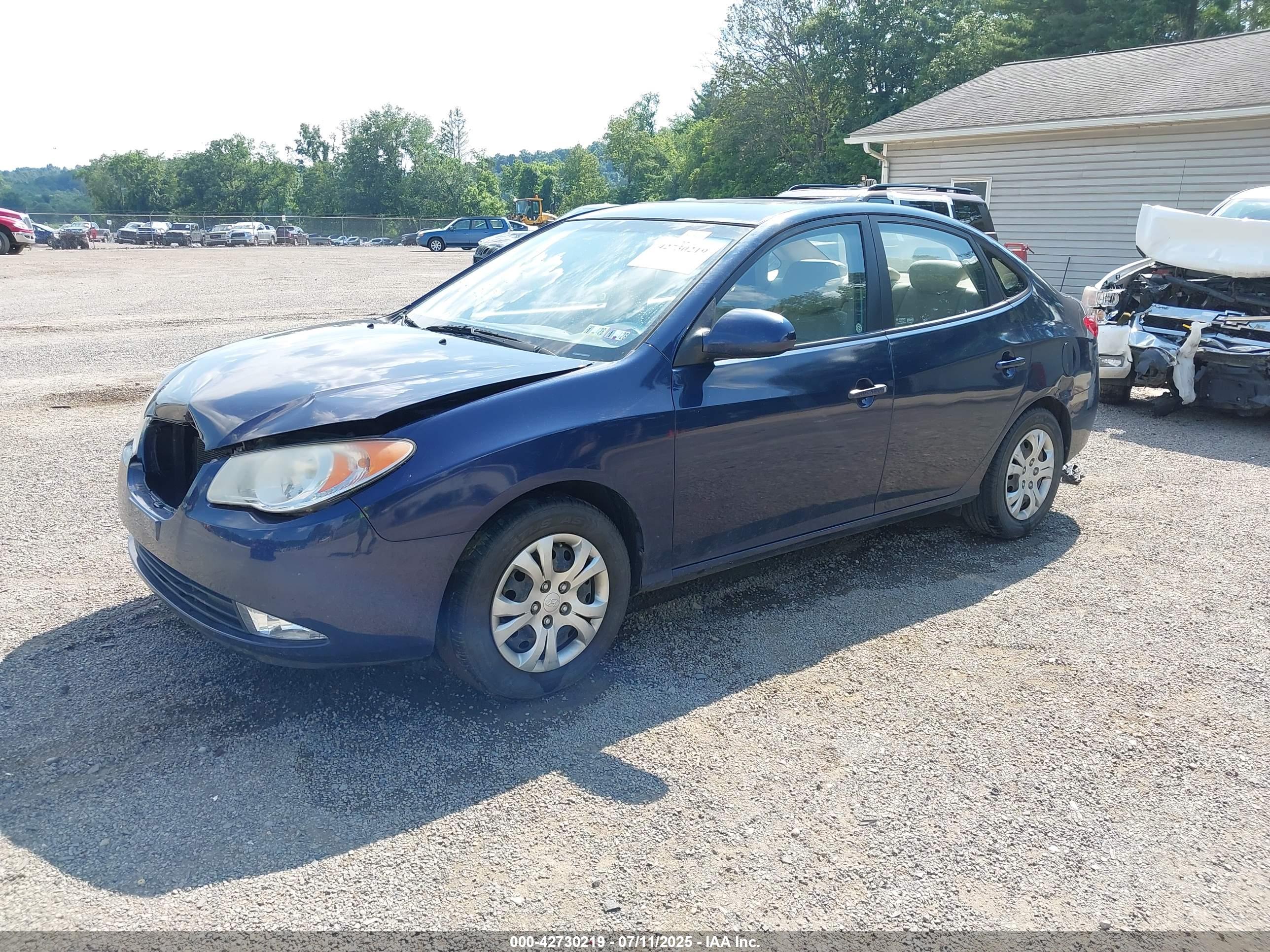 HYUNDAI ELANTRA image 2