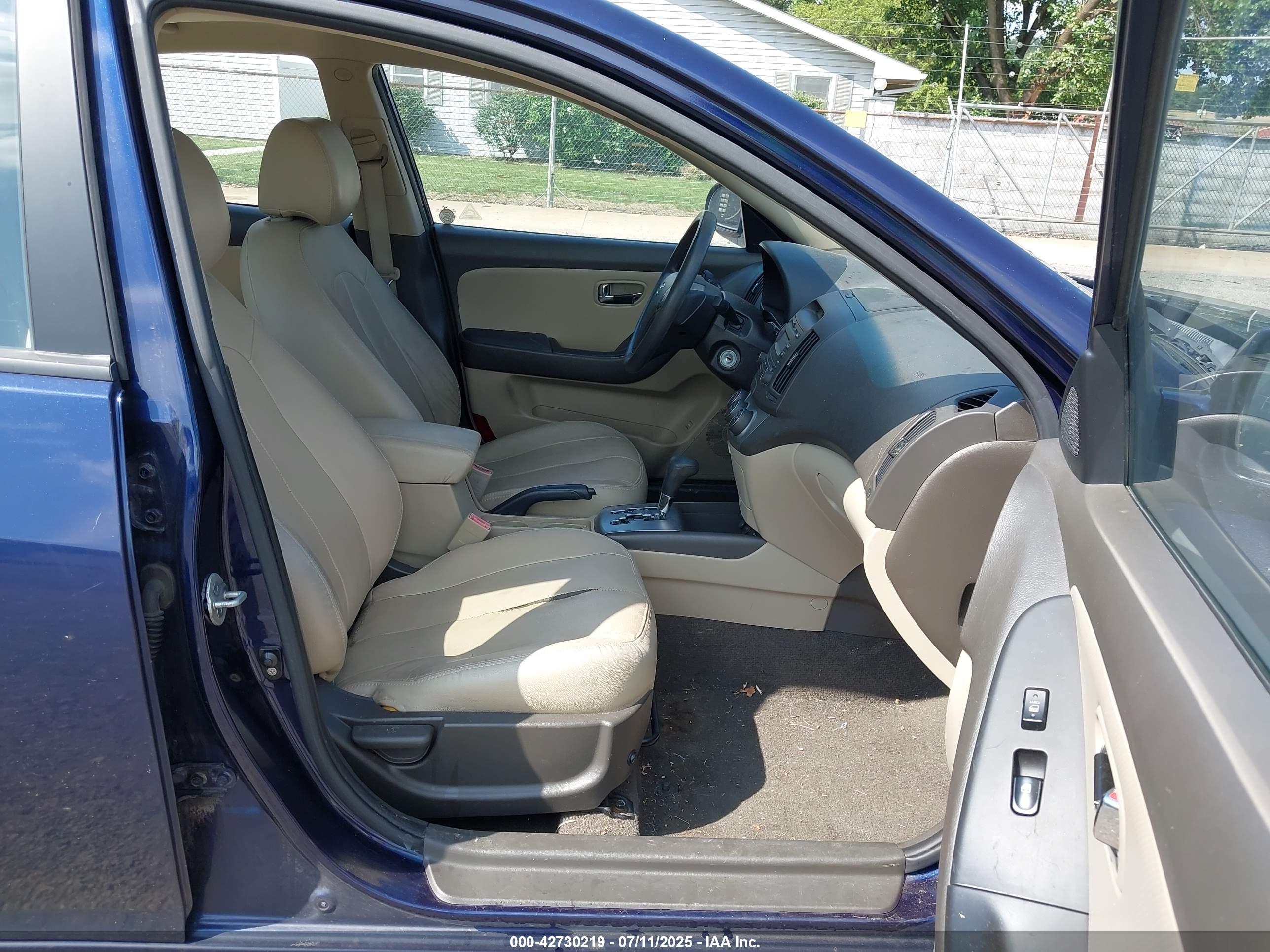 HYUNDAI ELANTRA image 5