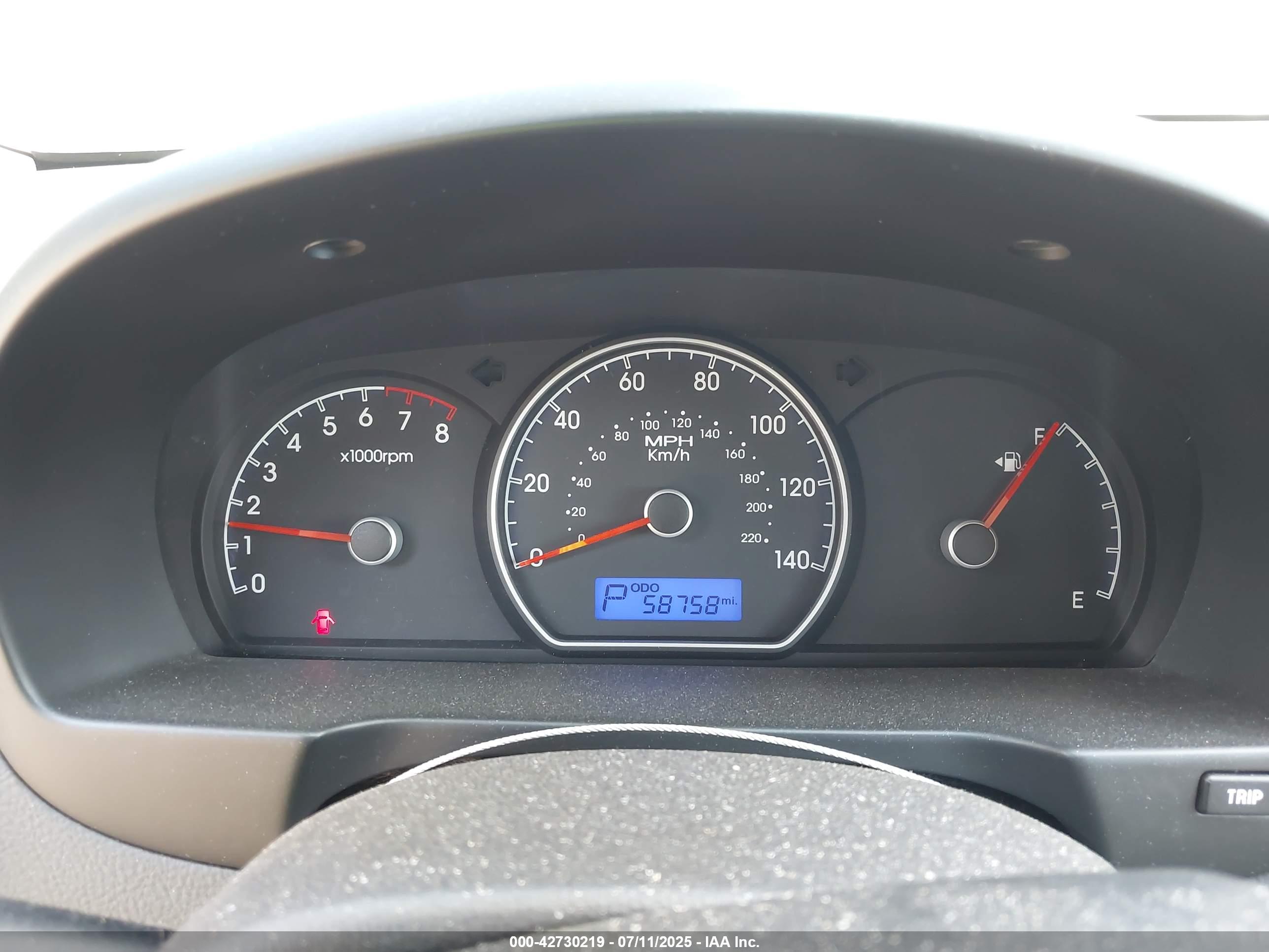 HYUNDAI ELANTRA image 7
