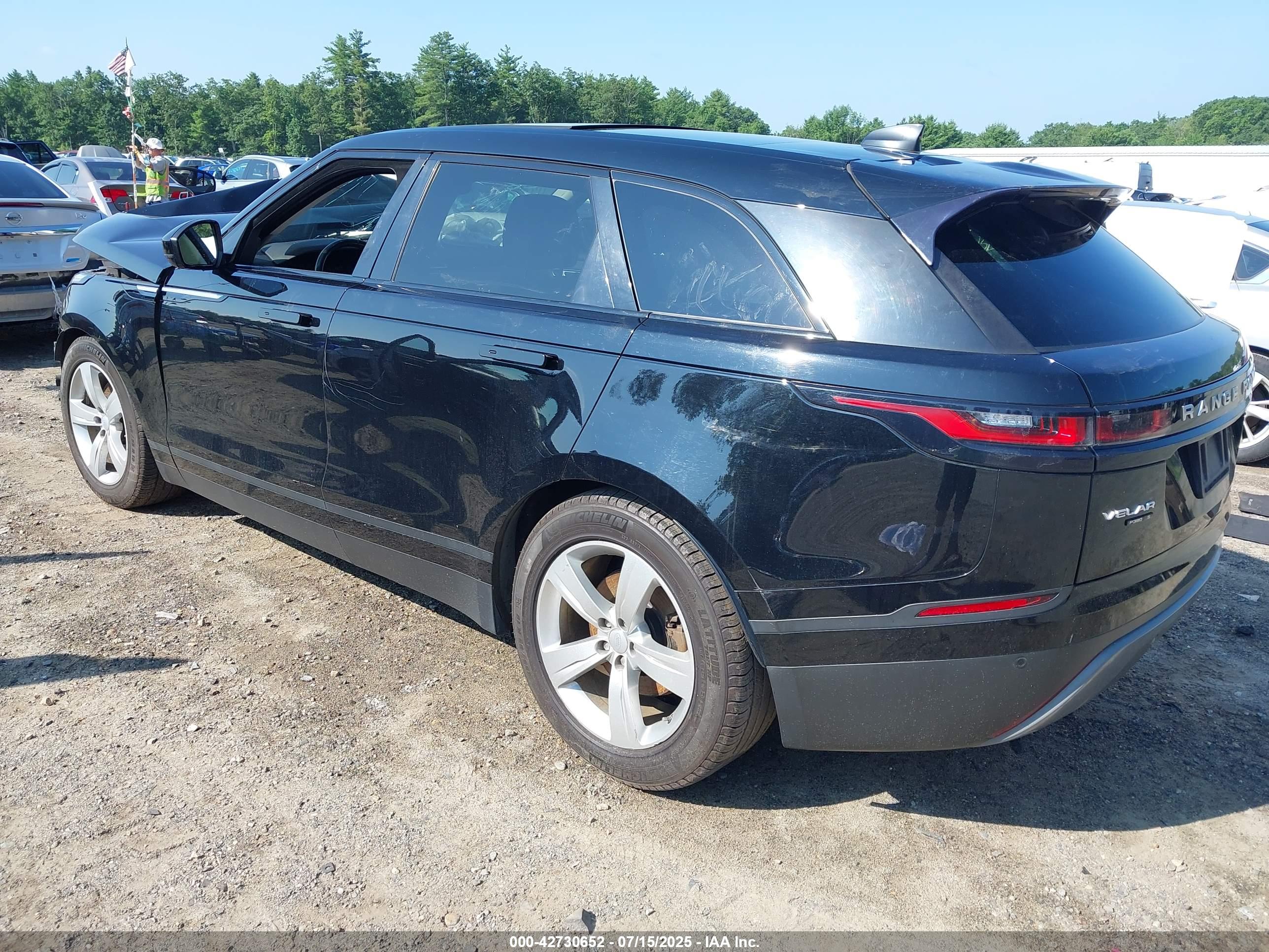 LAND ROVER image 3