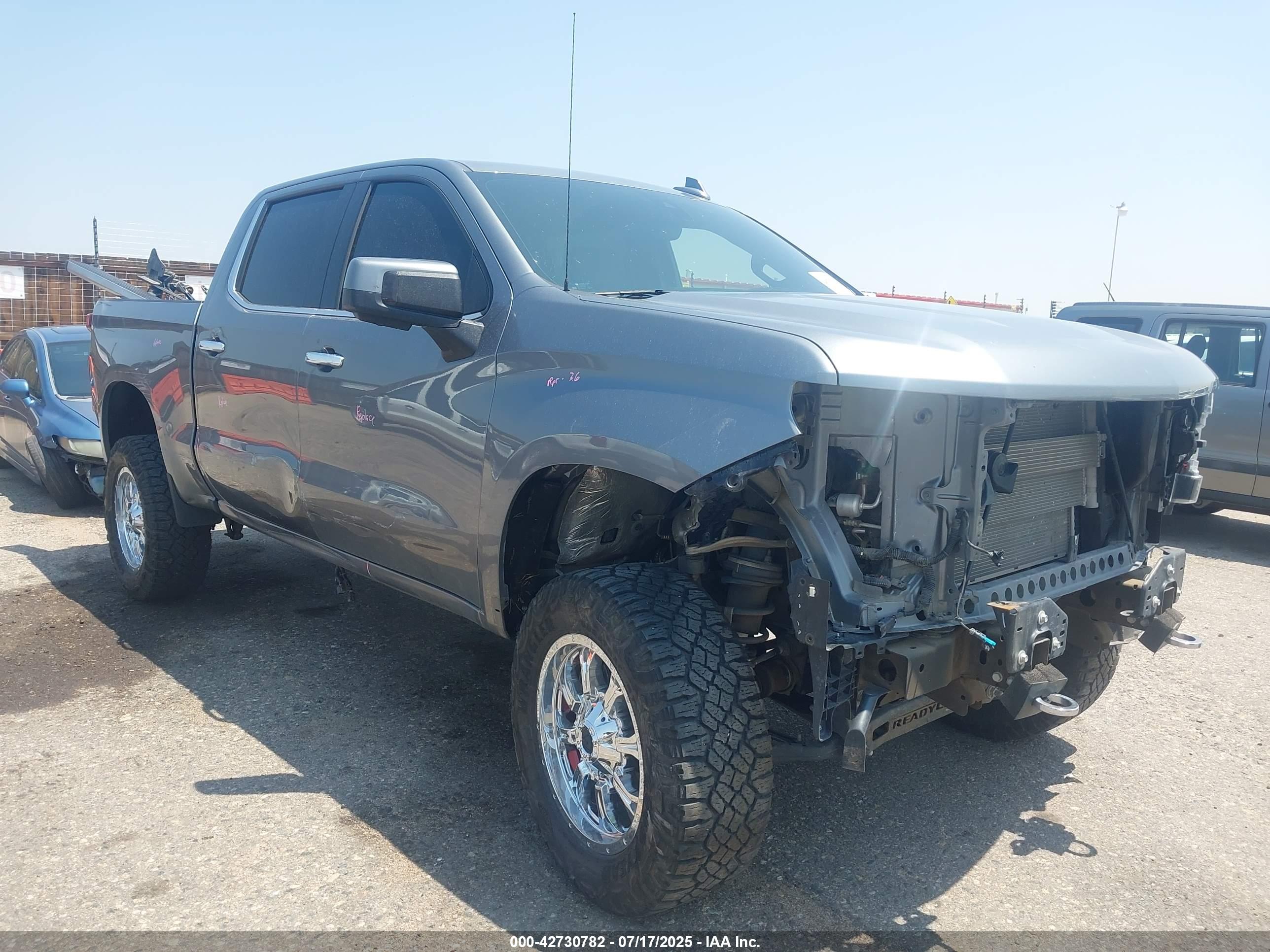 CHEVROLET SILVERADO image 6