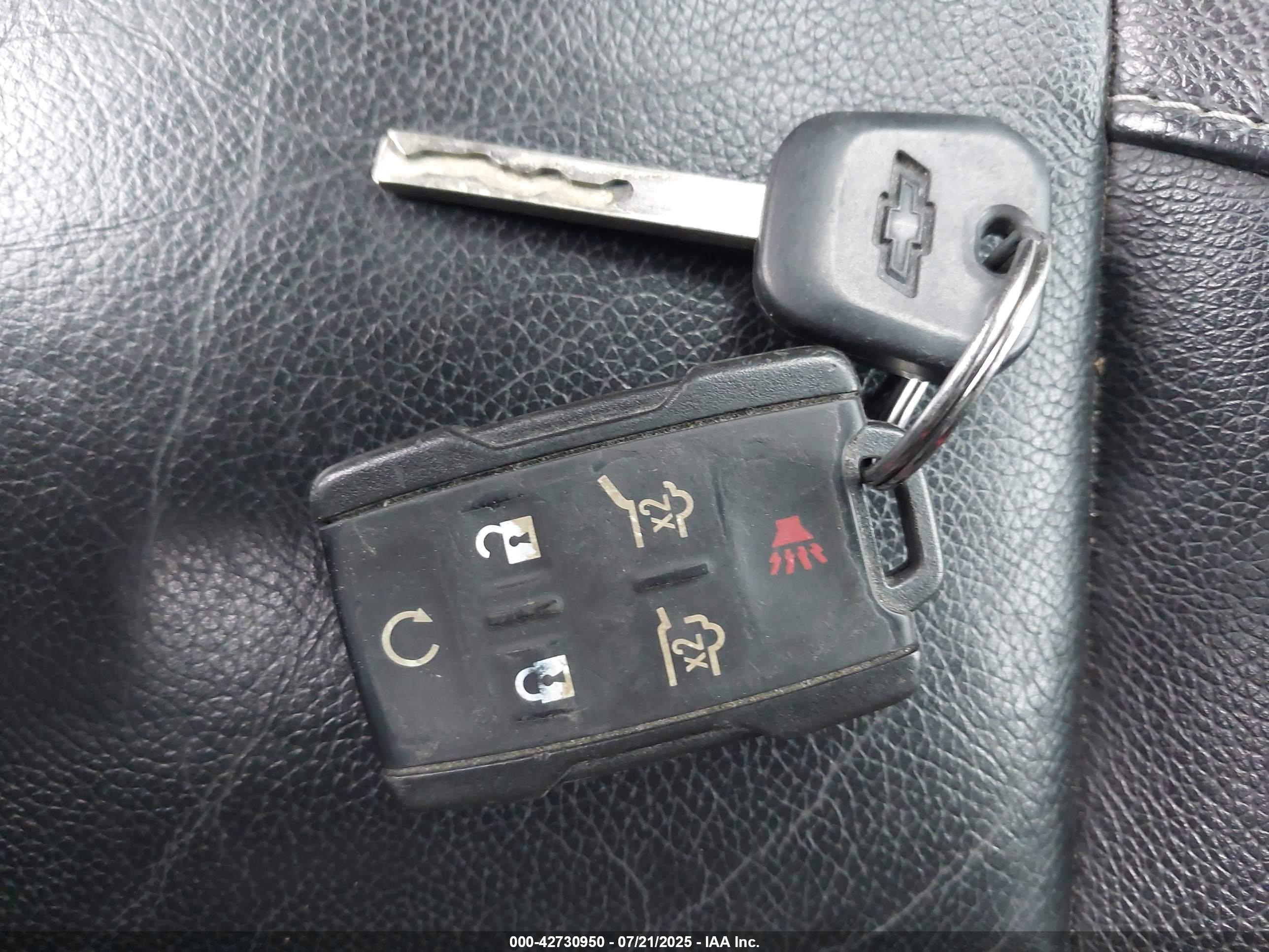 CHEVROLET SUBURBAN image 11