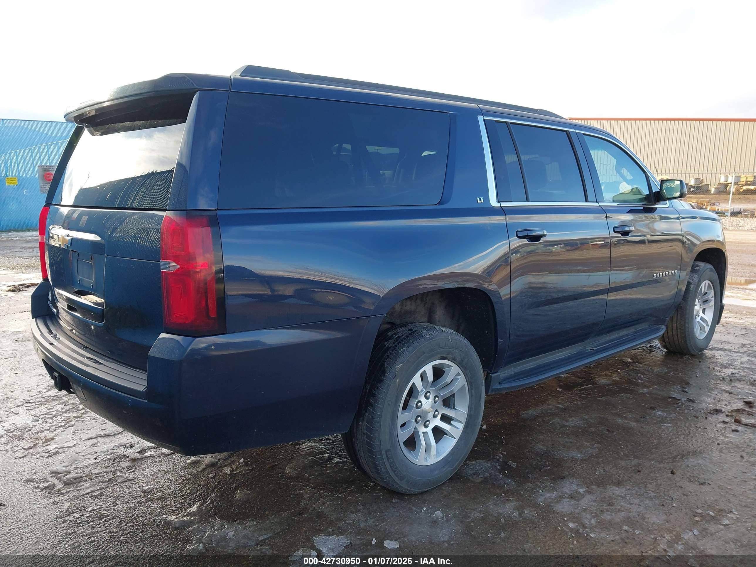 CHEVROLET SUBURBAN image 4