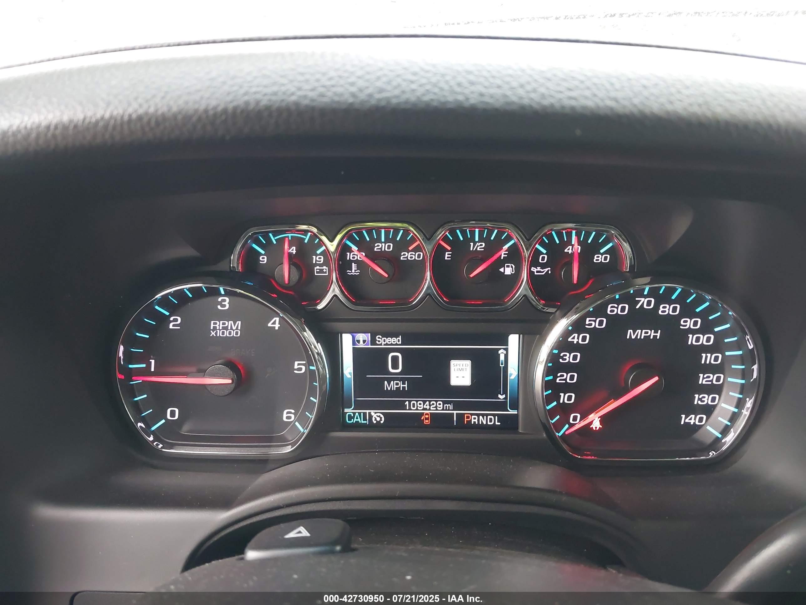 CHEVROLET SUBURBAN image 7
