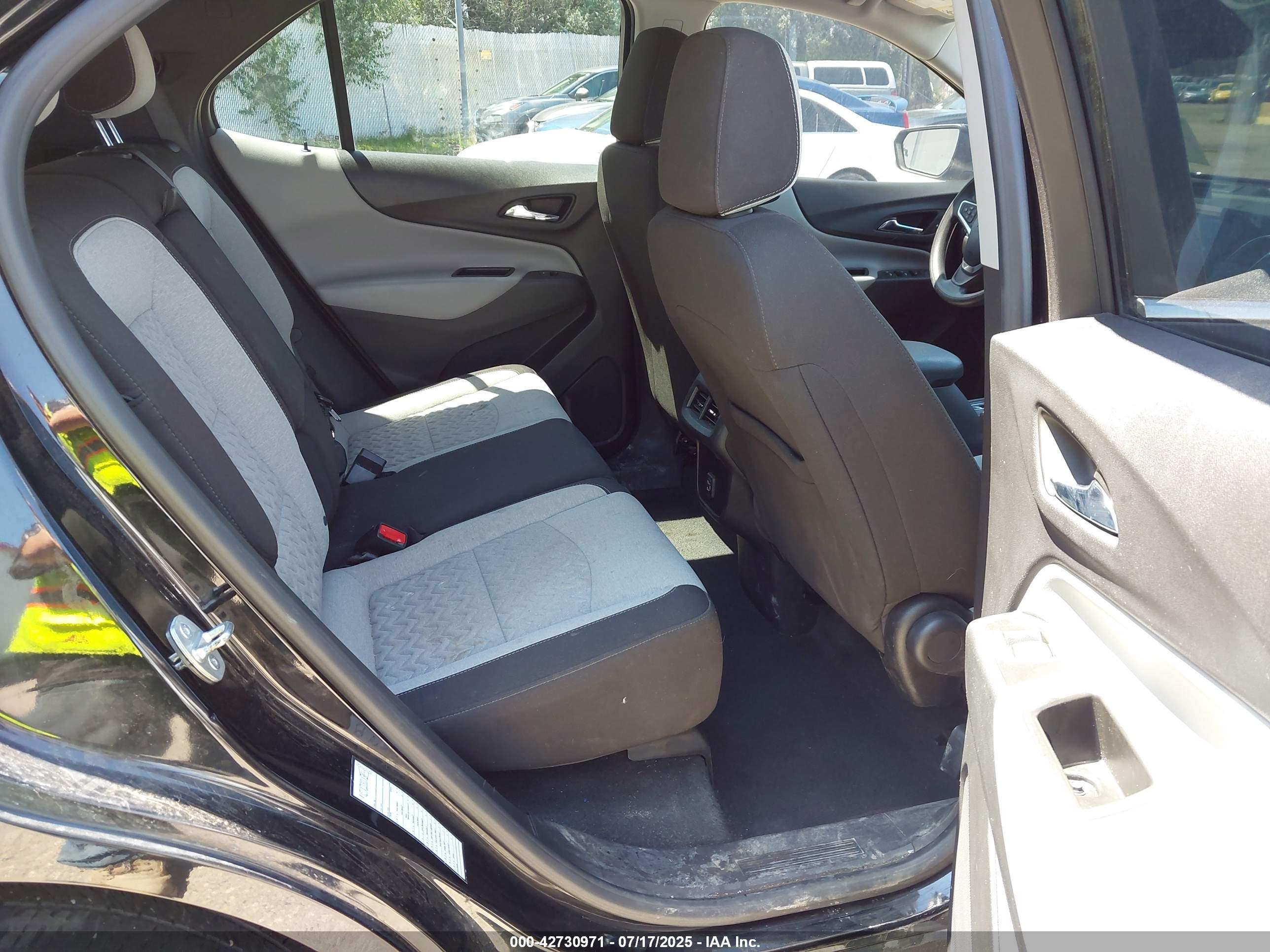 CHEVROLET EQUINOX image 8