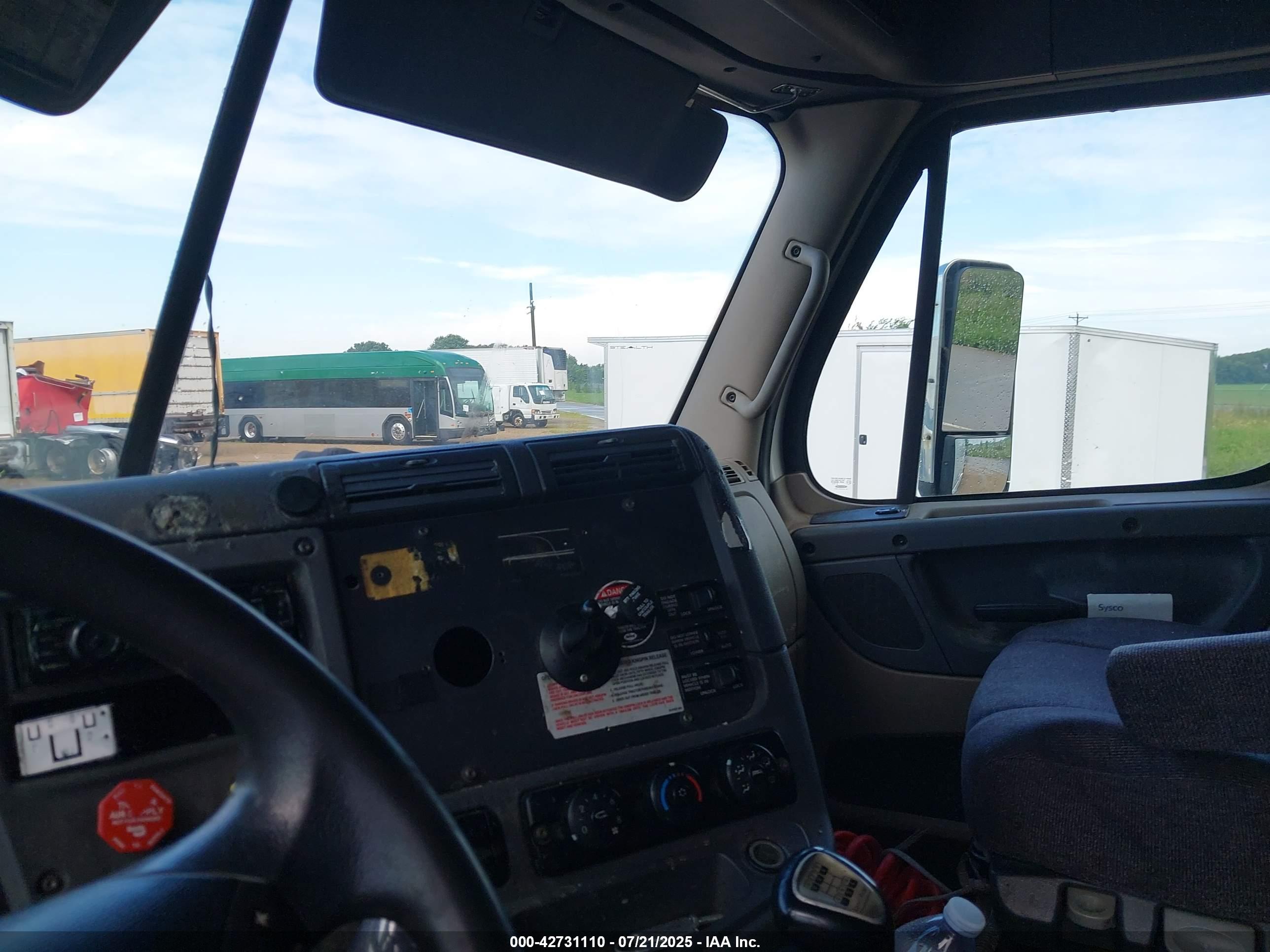 FREIGHTLINER CASCADIA image 7