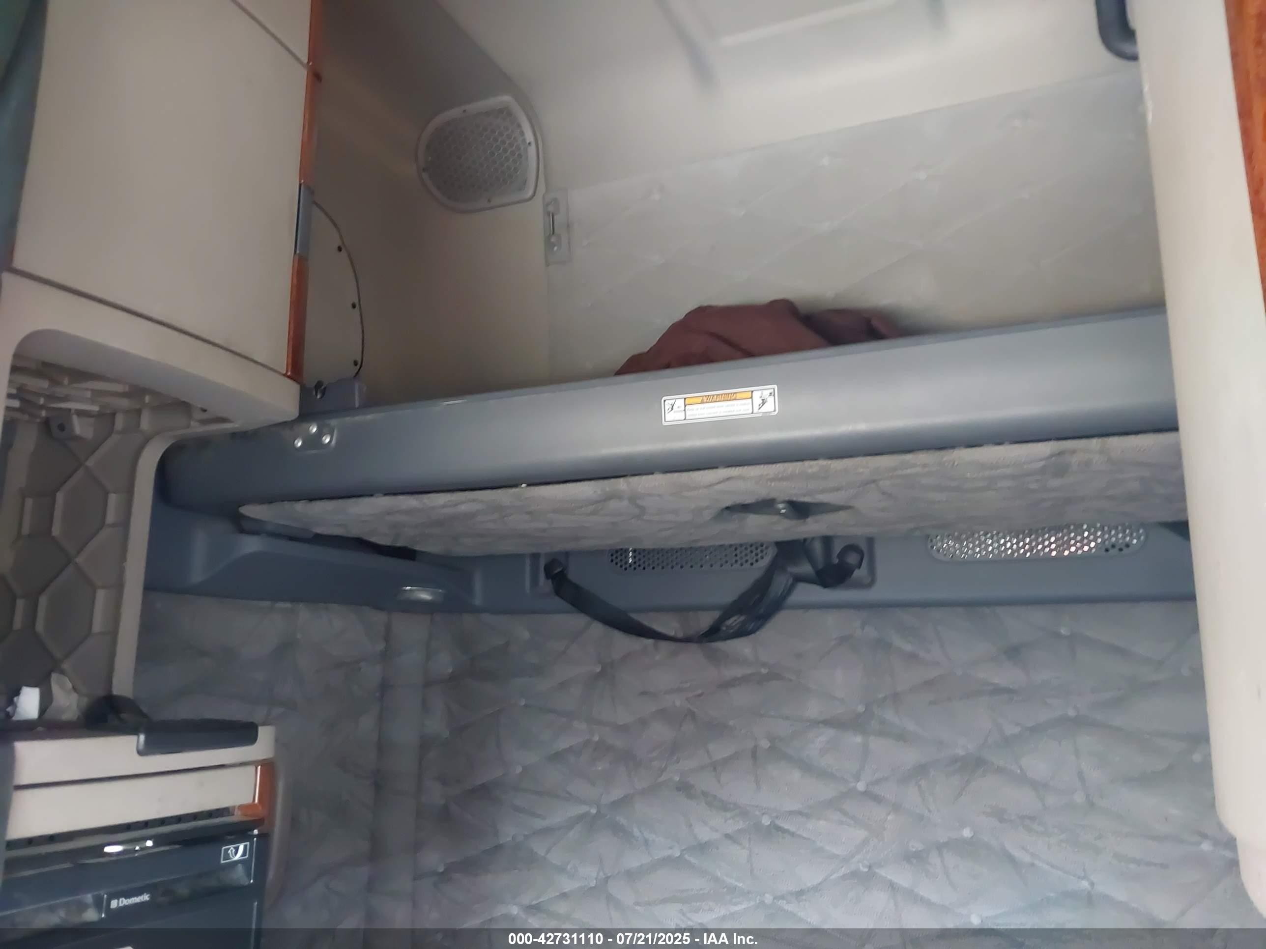 FREIGHTLINER CASCADIA image 8