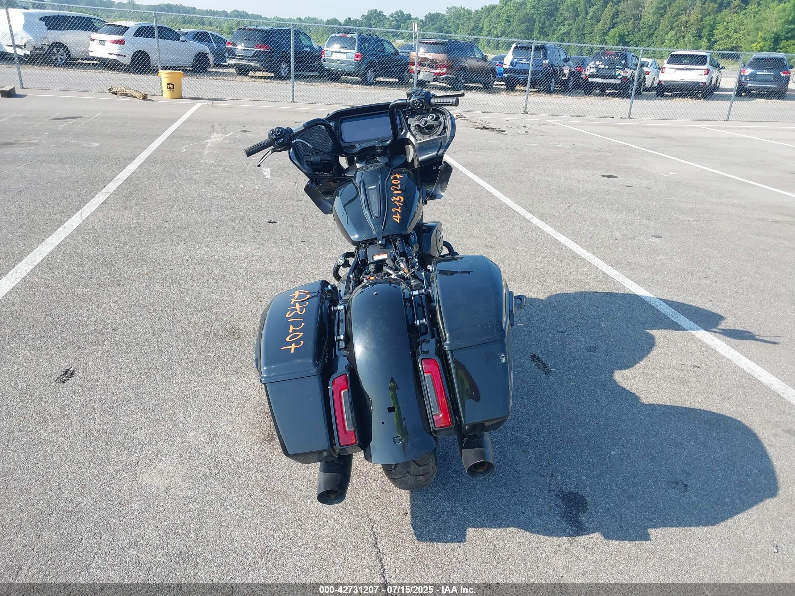 HARLEY-DAVIDSON FLTRX image 6