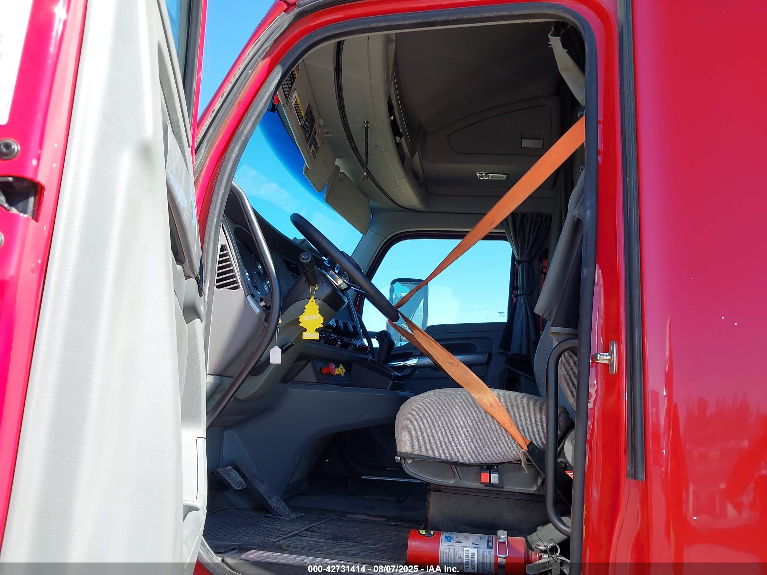 KENWORTH T680 image 7