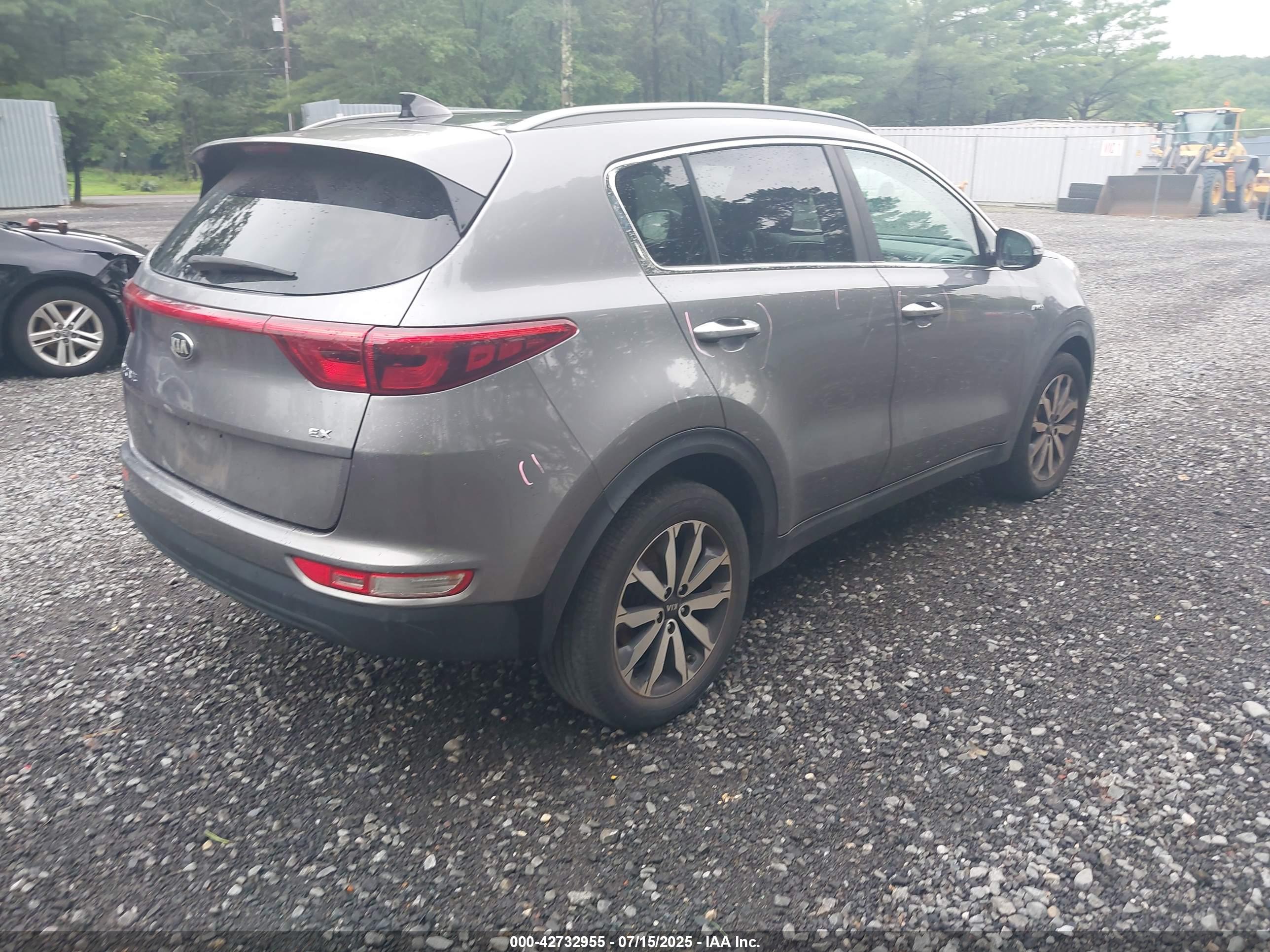 KIA SPORTAGE image 4