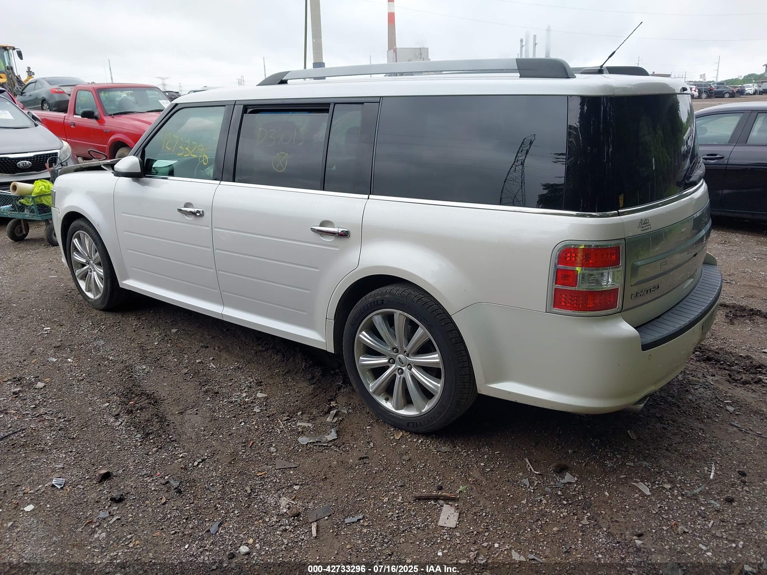 FORD FLEX image 3
