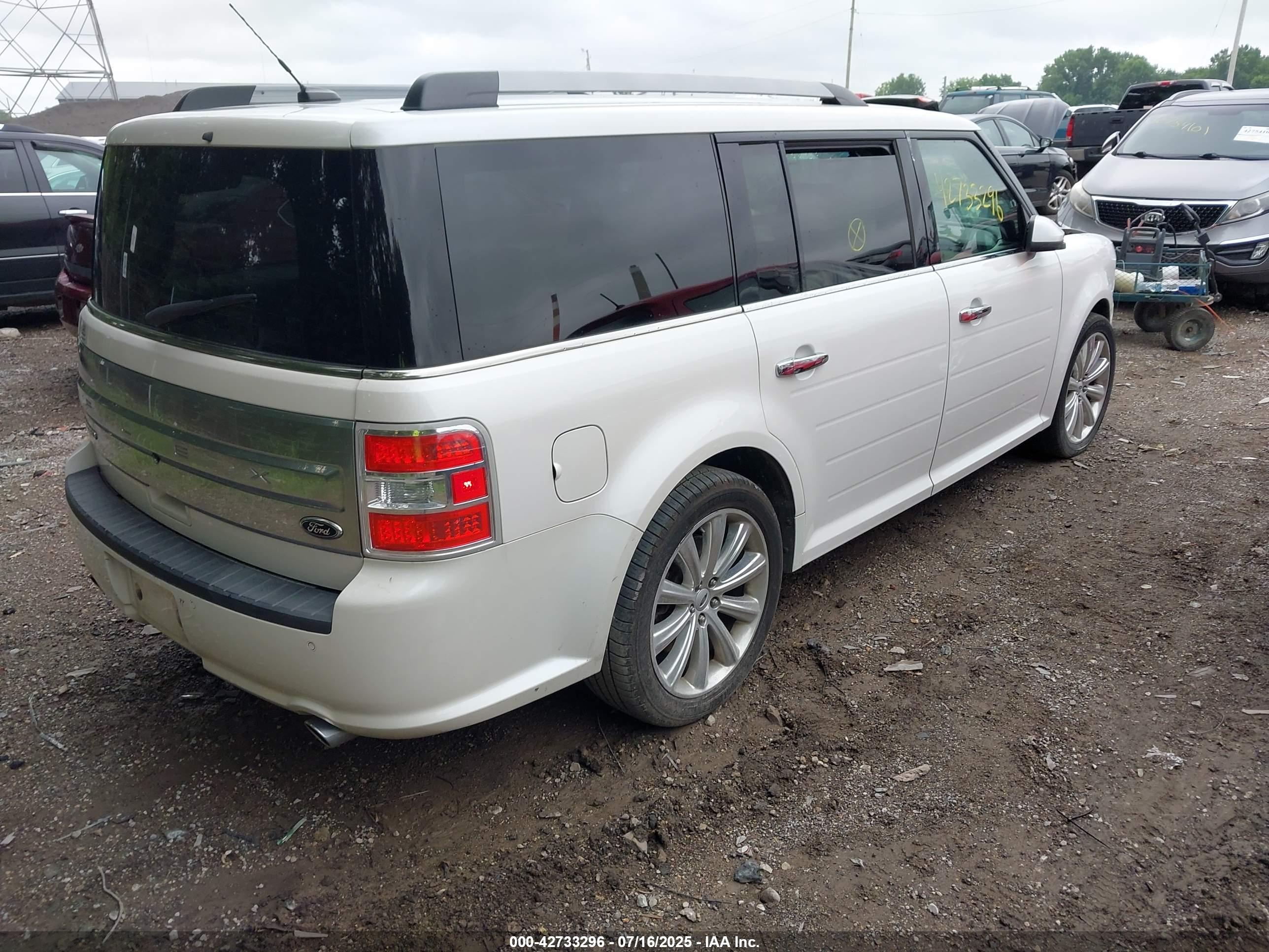 FORD FLEX image 4