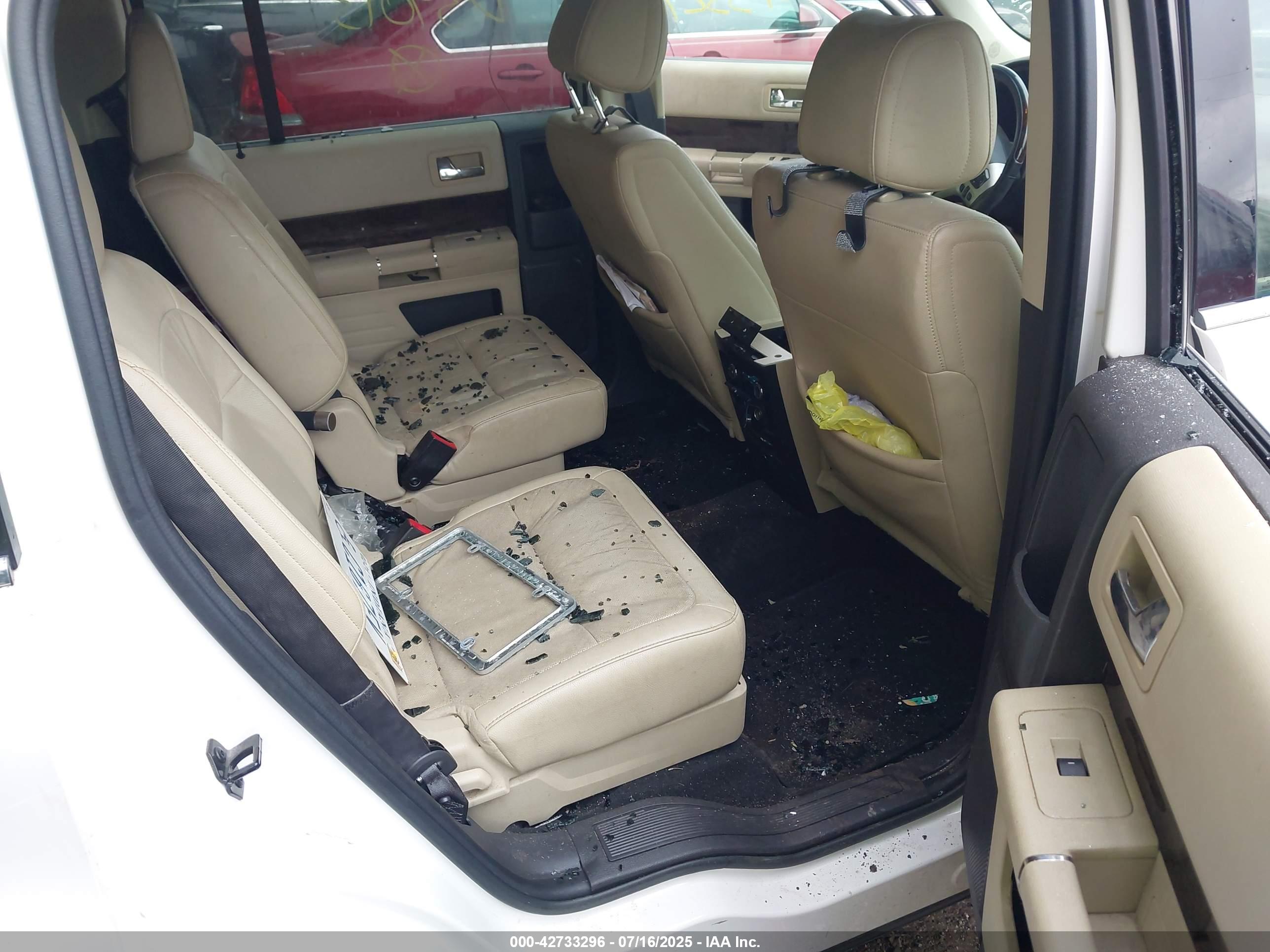 FORD FLEX image 8