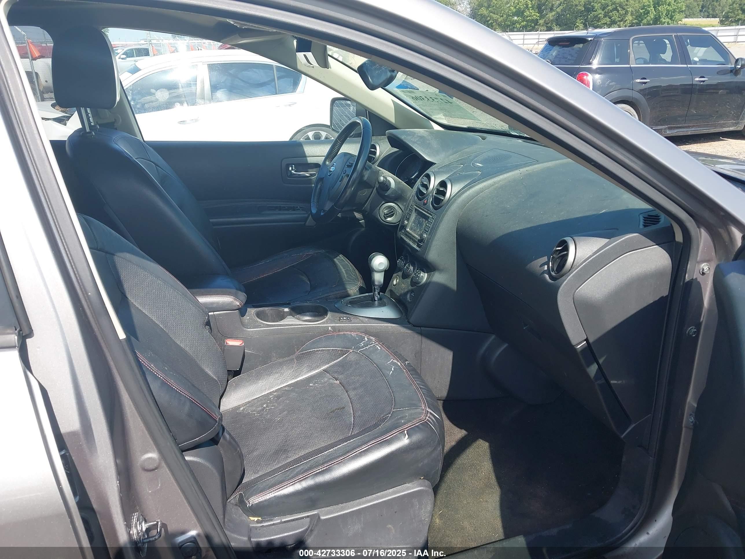 NISSAN ROGUE image 5