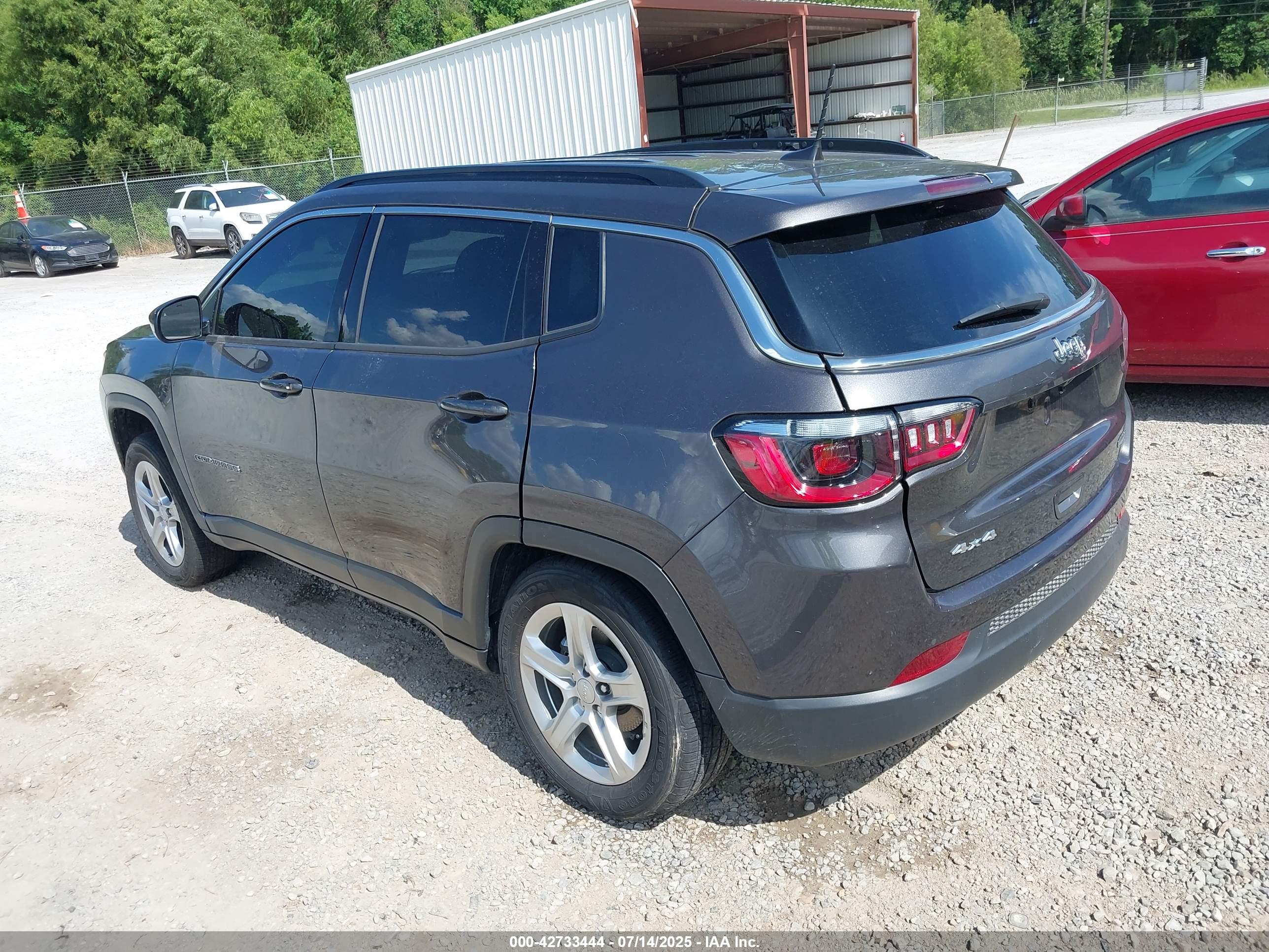 JEEP COMPASS image 3