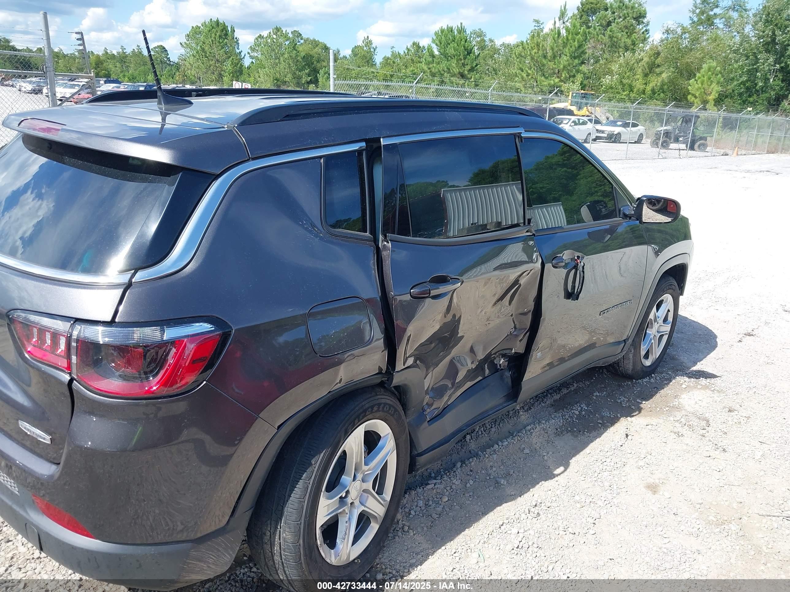JEEP COMPASS image 6