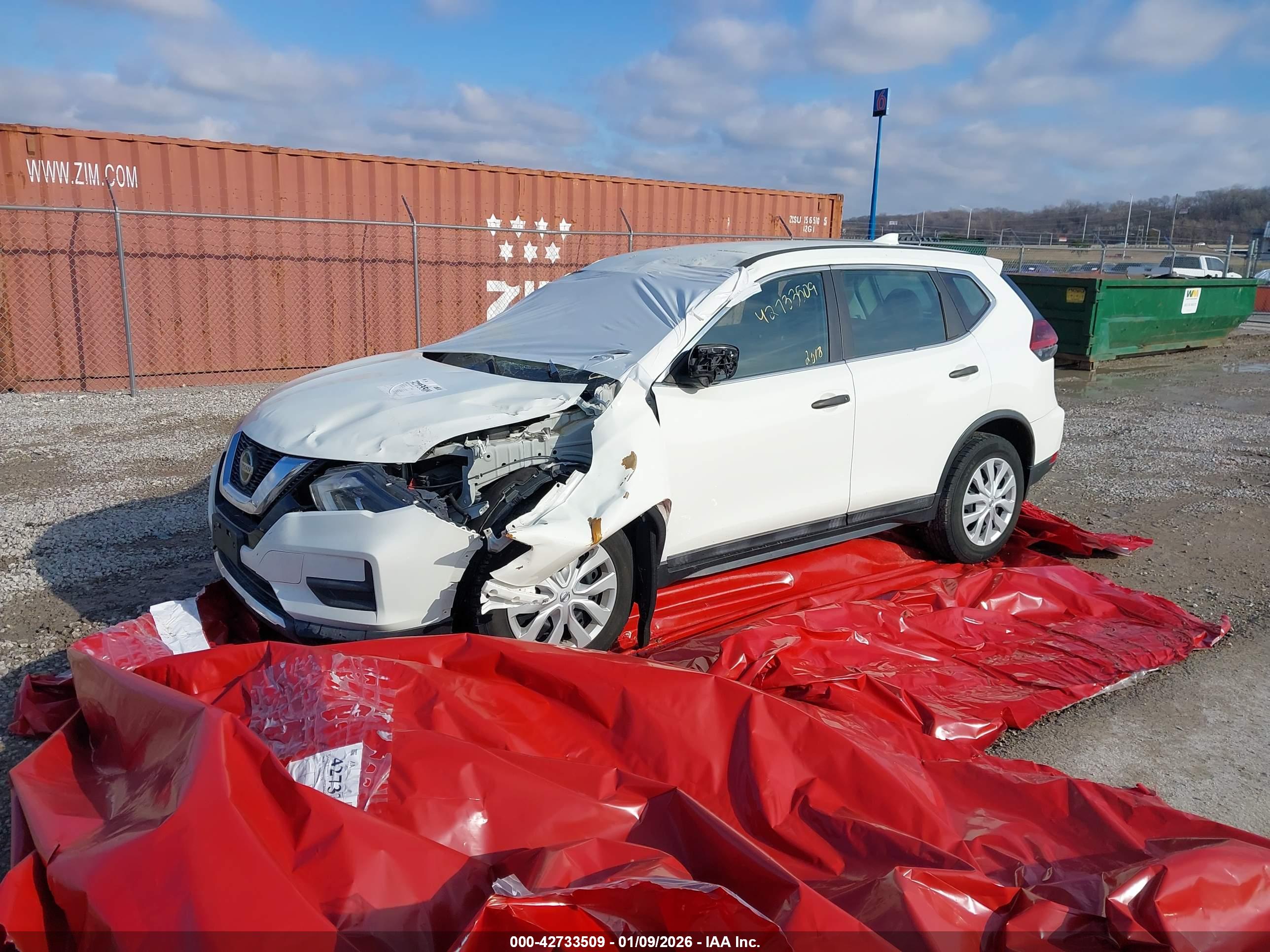 NISSAN ROGUE image 2