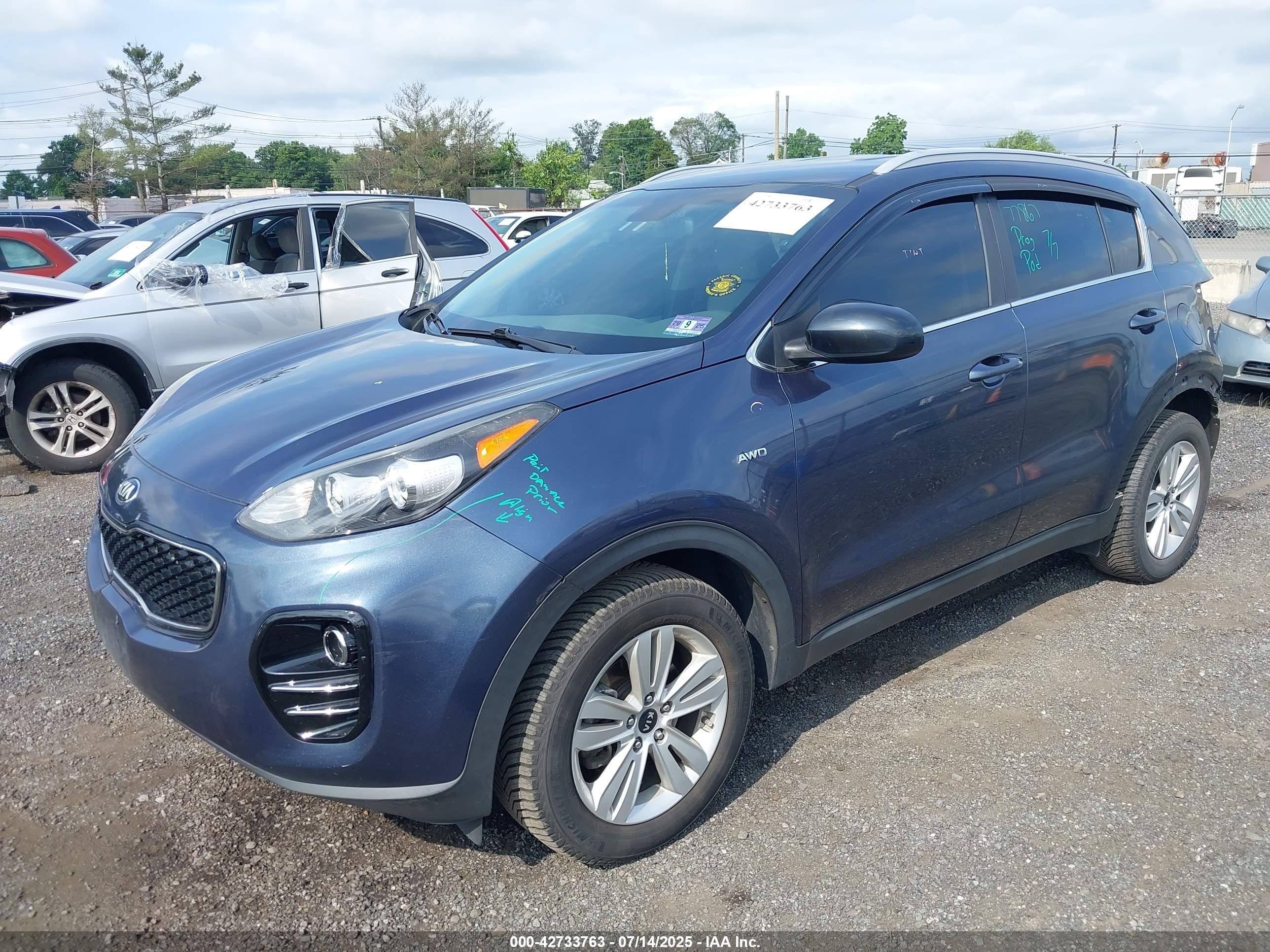 KIA SPORTAGE image 2