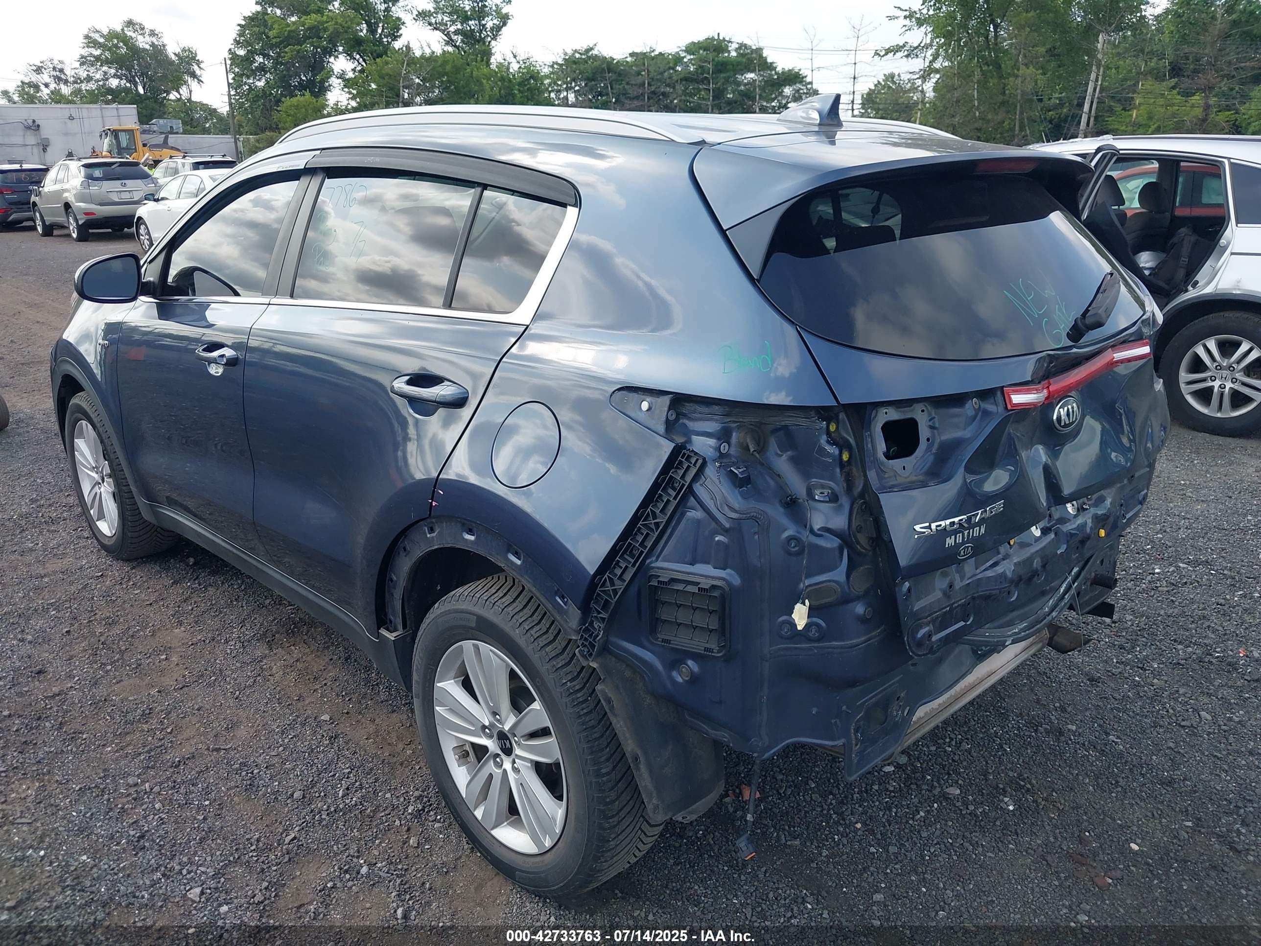 KIA SPORTAGE image 3