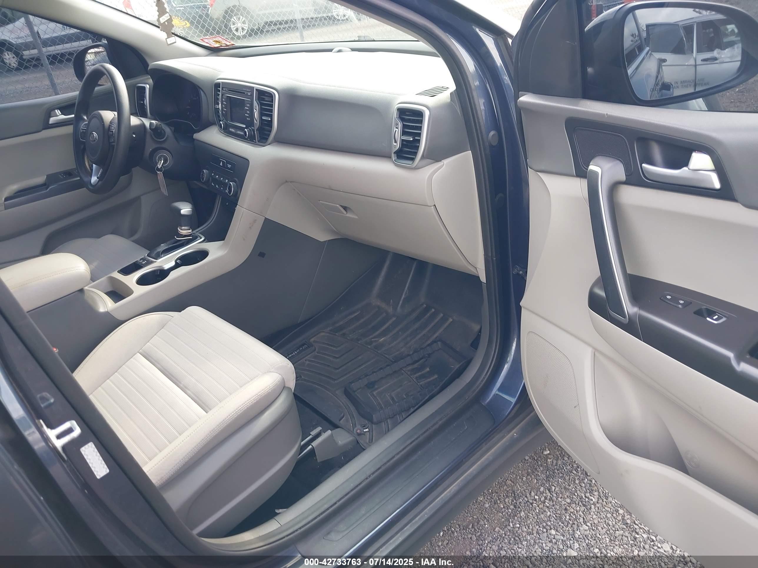 KIA SPORTAGE image 5