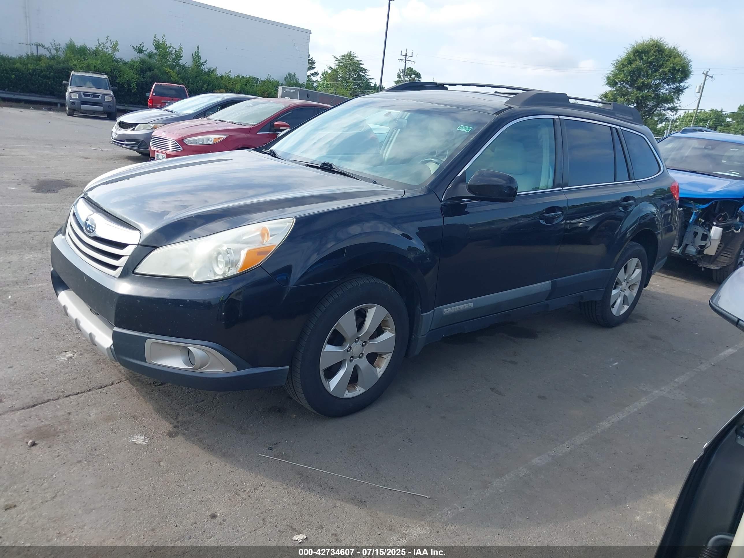 SUBARU OUTBACK image 2
