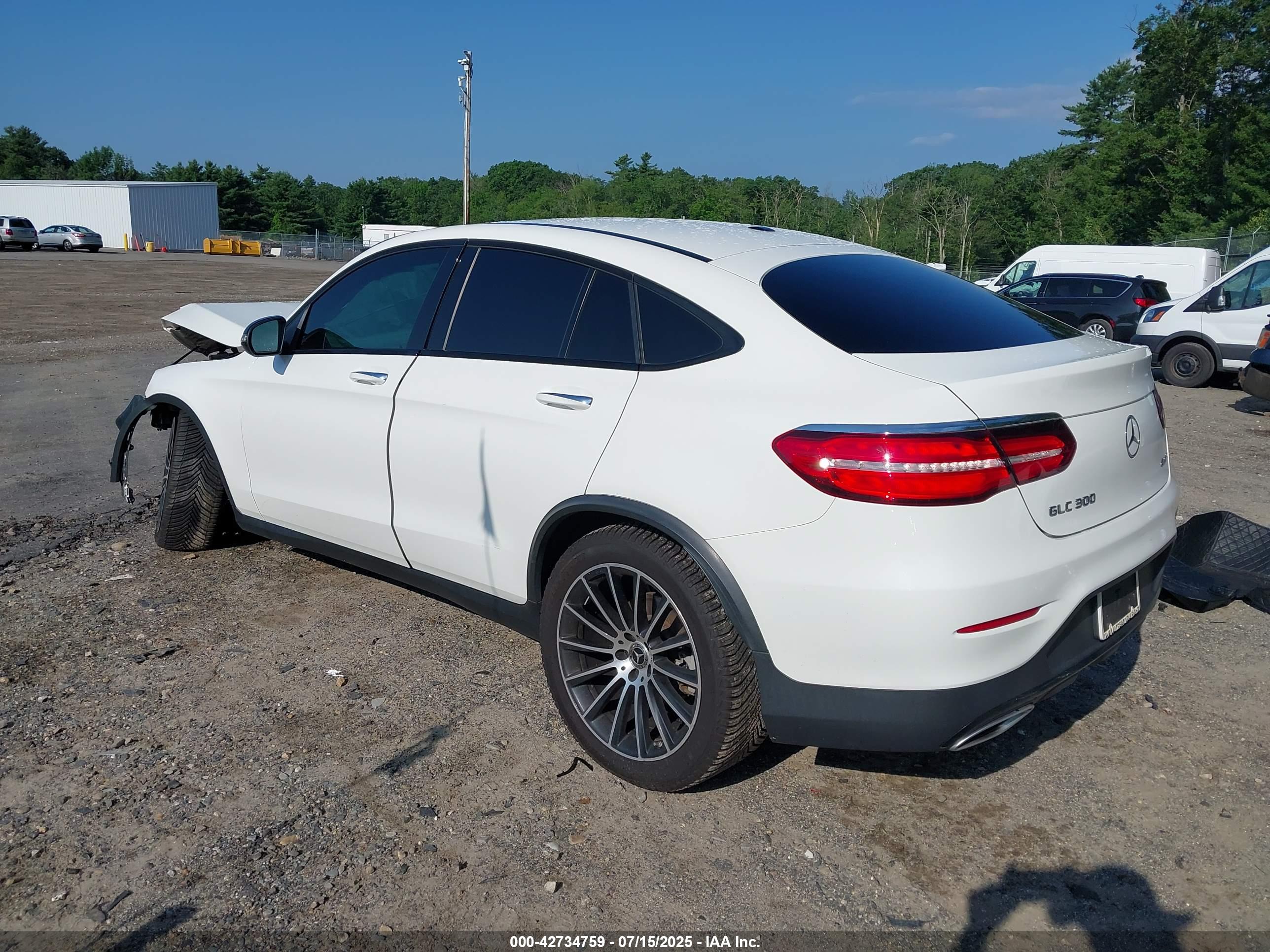 MERCEDES-BENZ GLC image 3