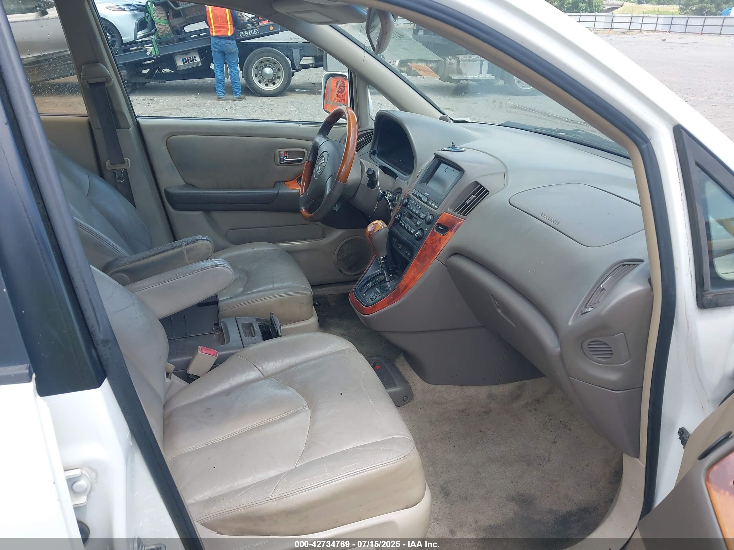 LEXUS RX image 5