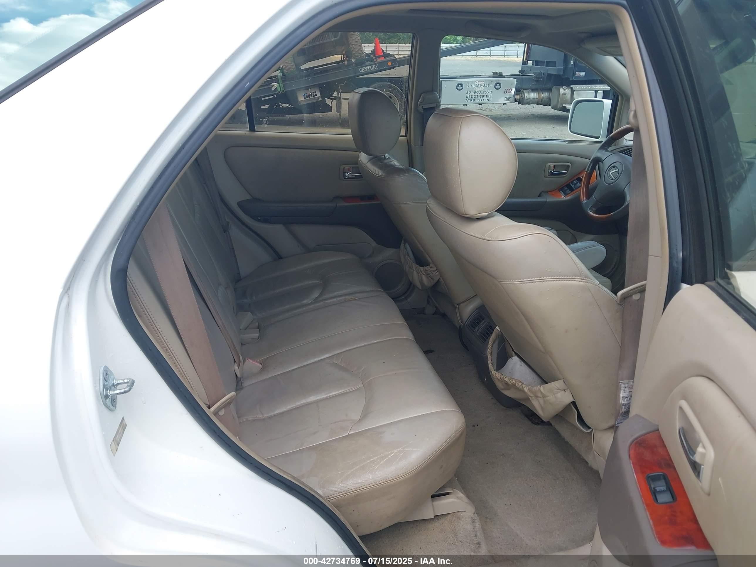 LEXUS RX image 8