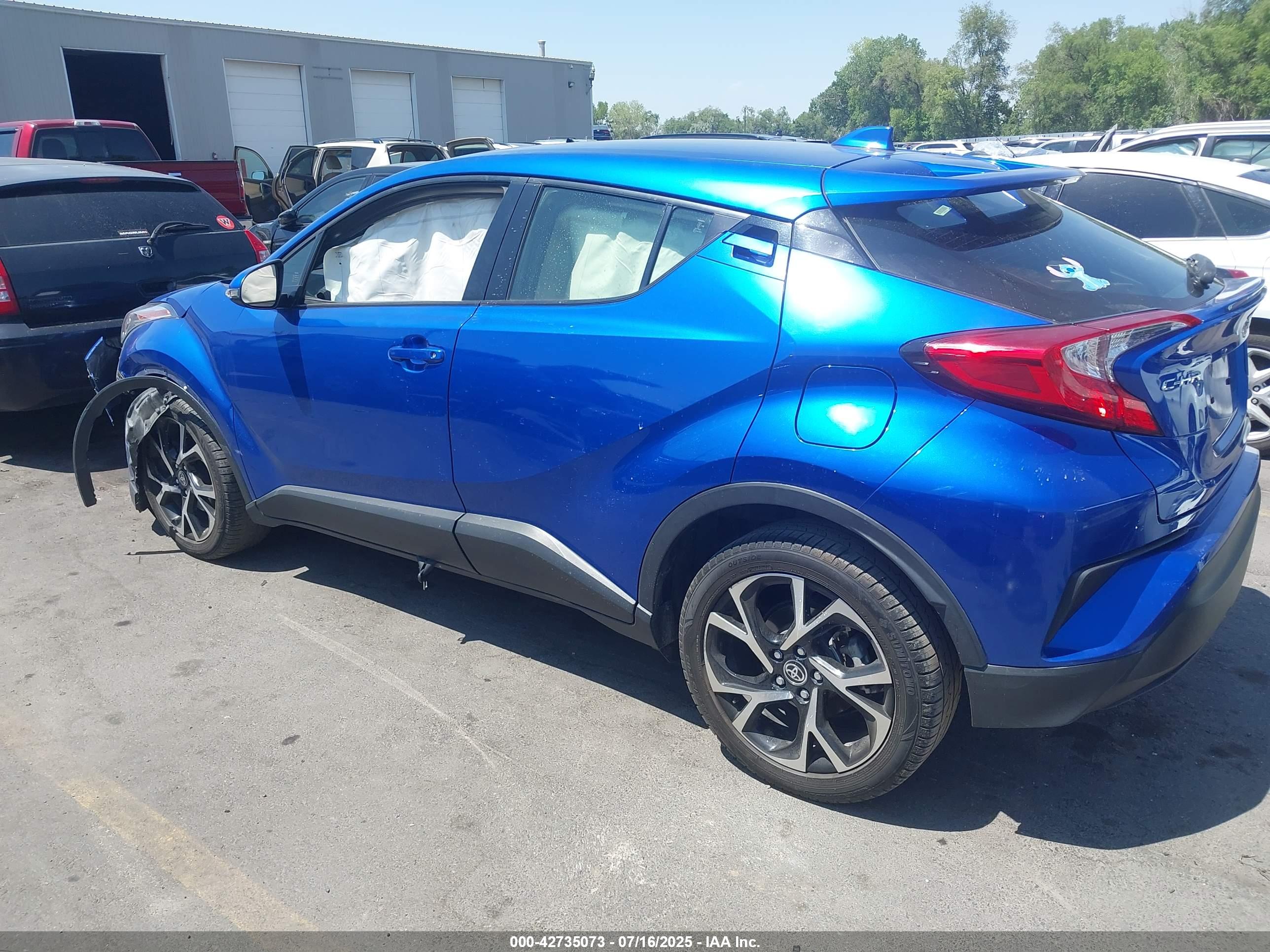 TOYOTA C-HR image 3