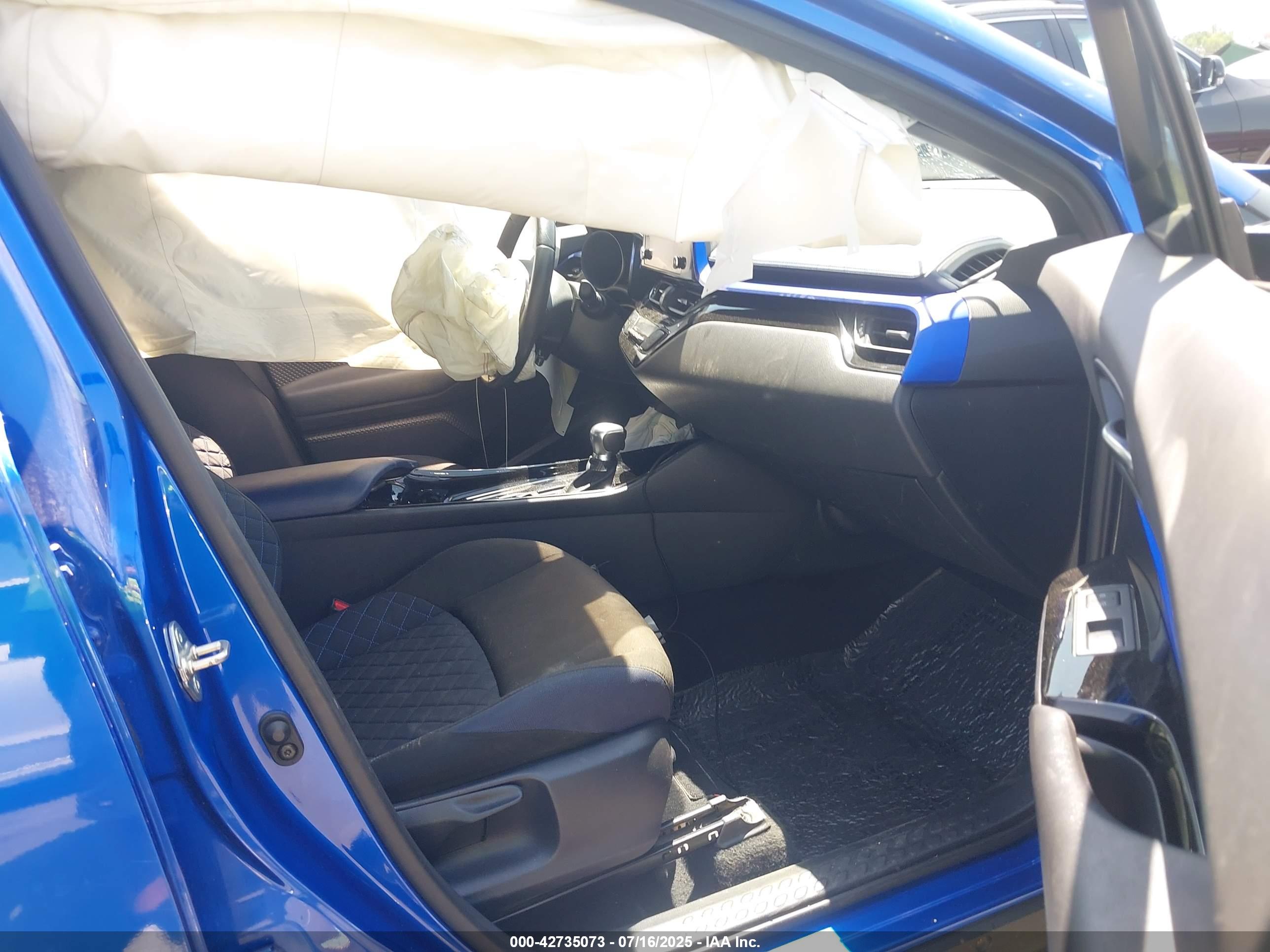 TOYOTA C-HR image 5