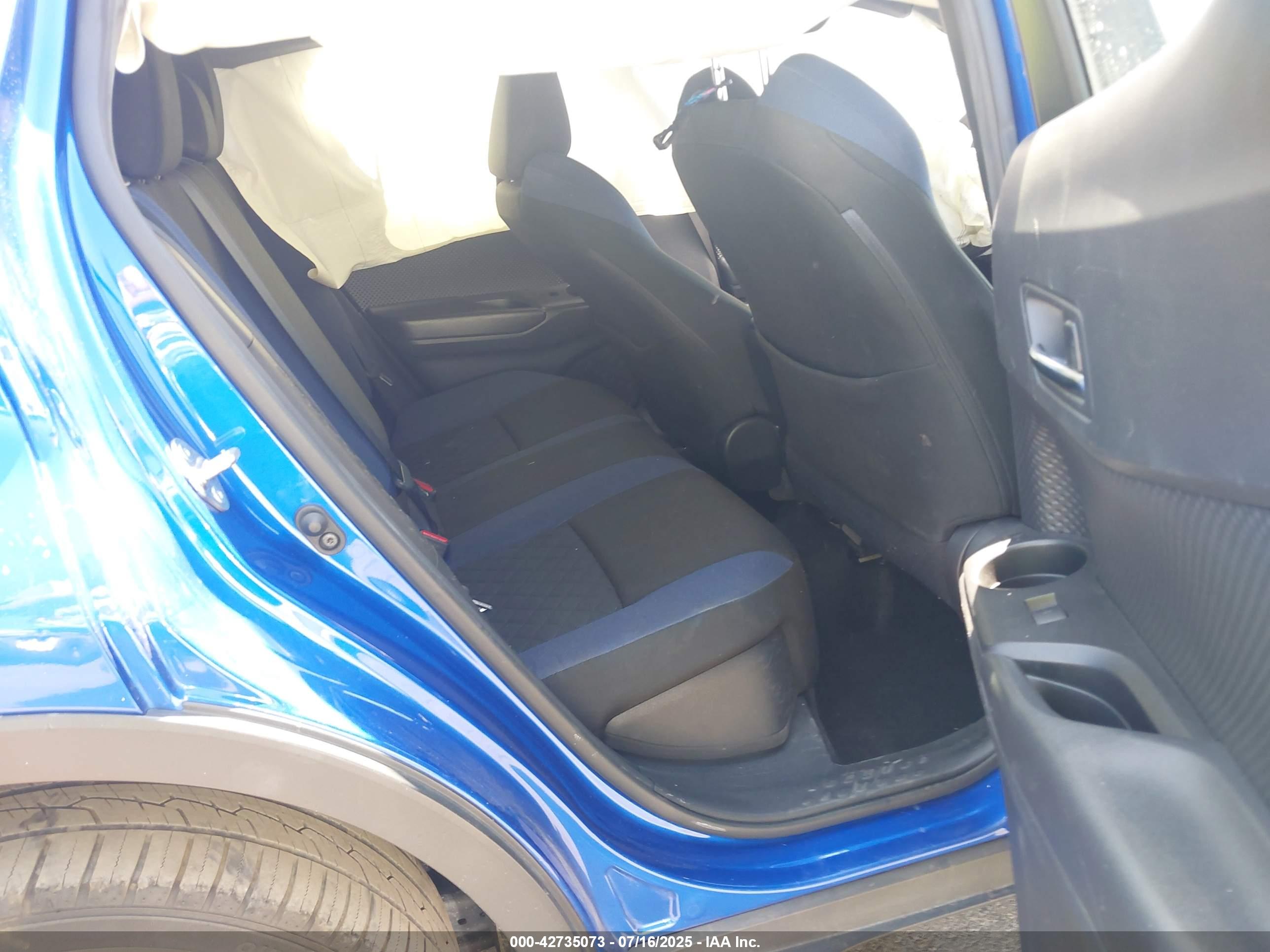 TOYOTA C-HR image 8