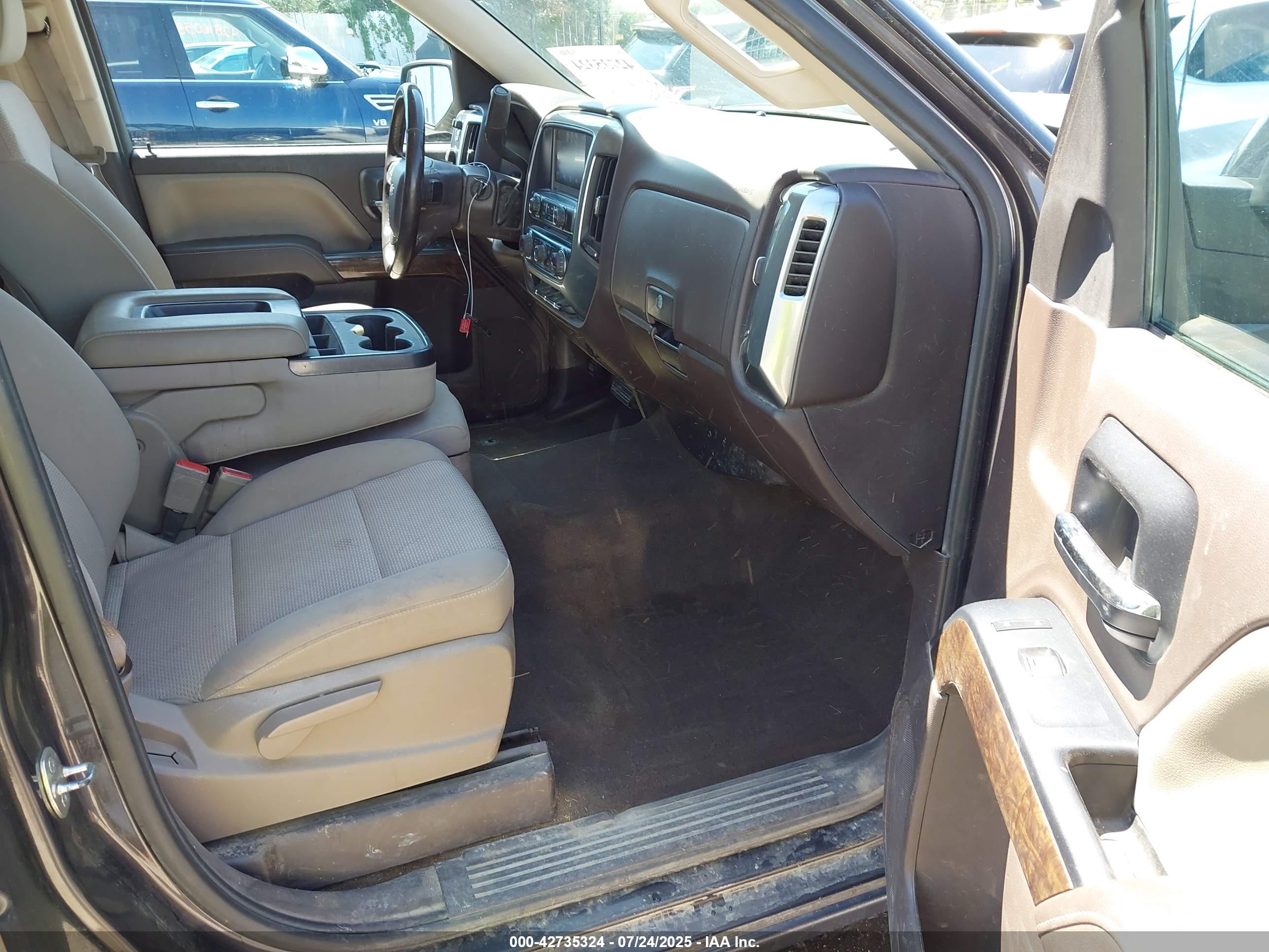 CHEVROLET SILVERADO image 5