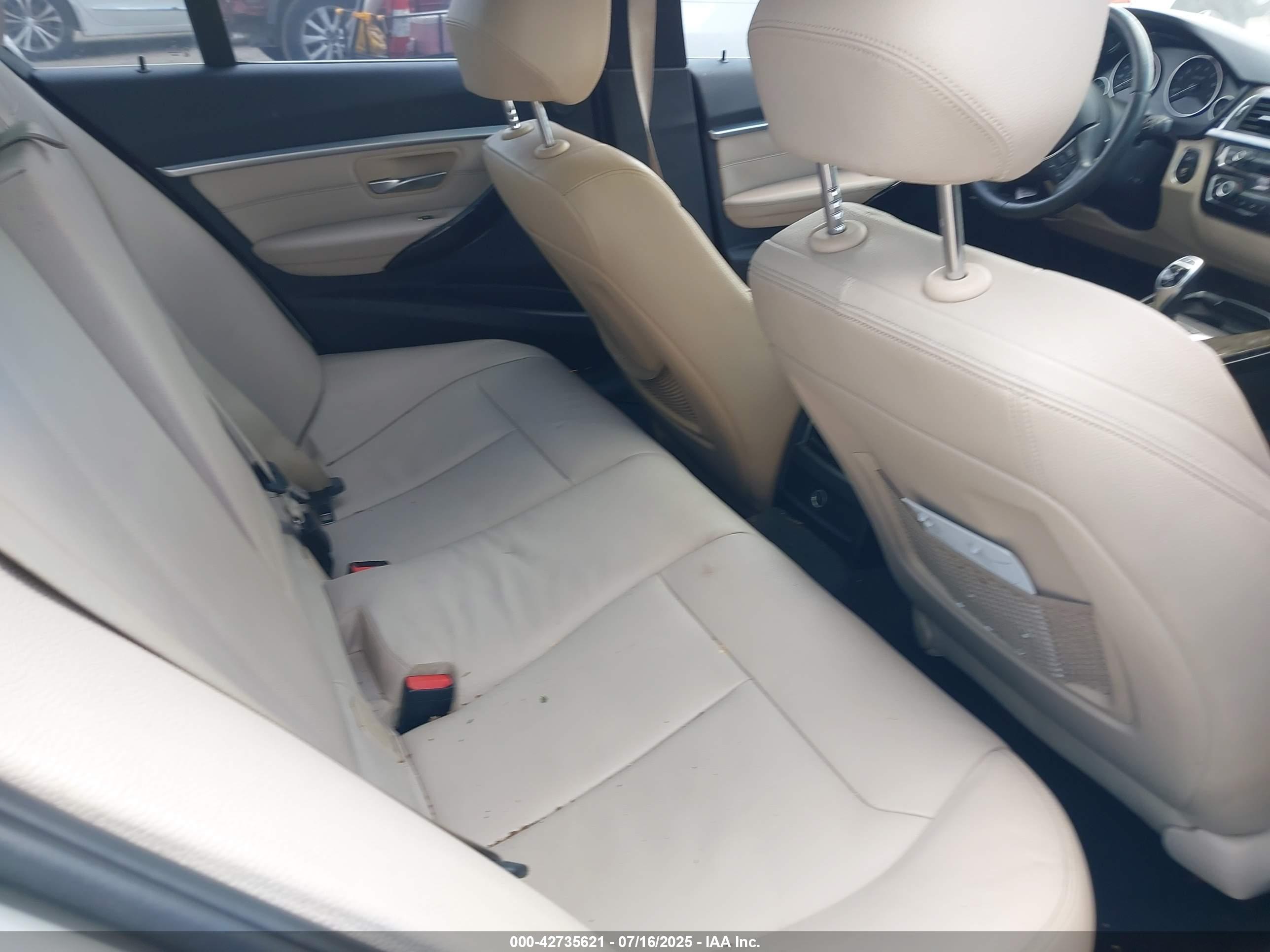 BMW 328I image 8