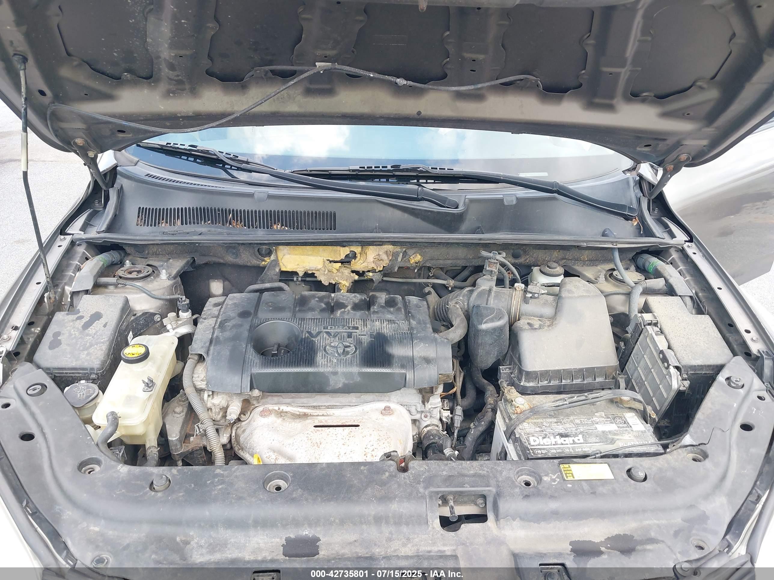 TOYOTA RAV4 image 10